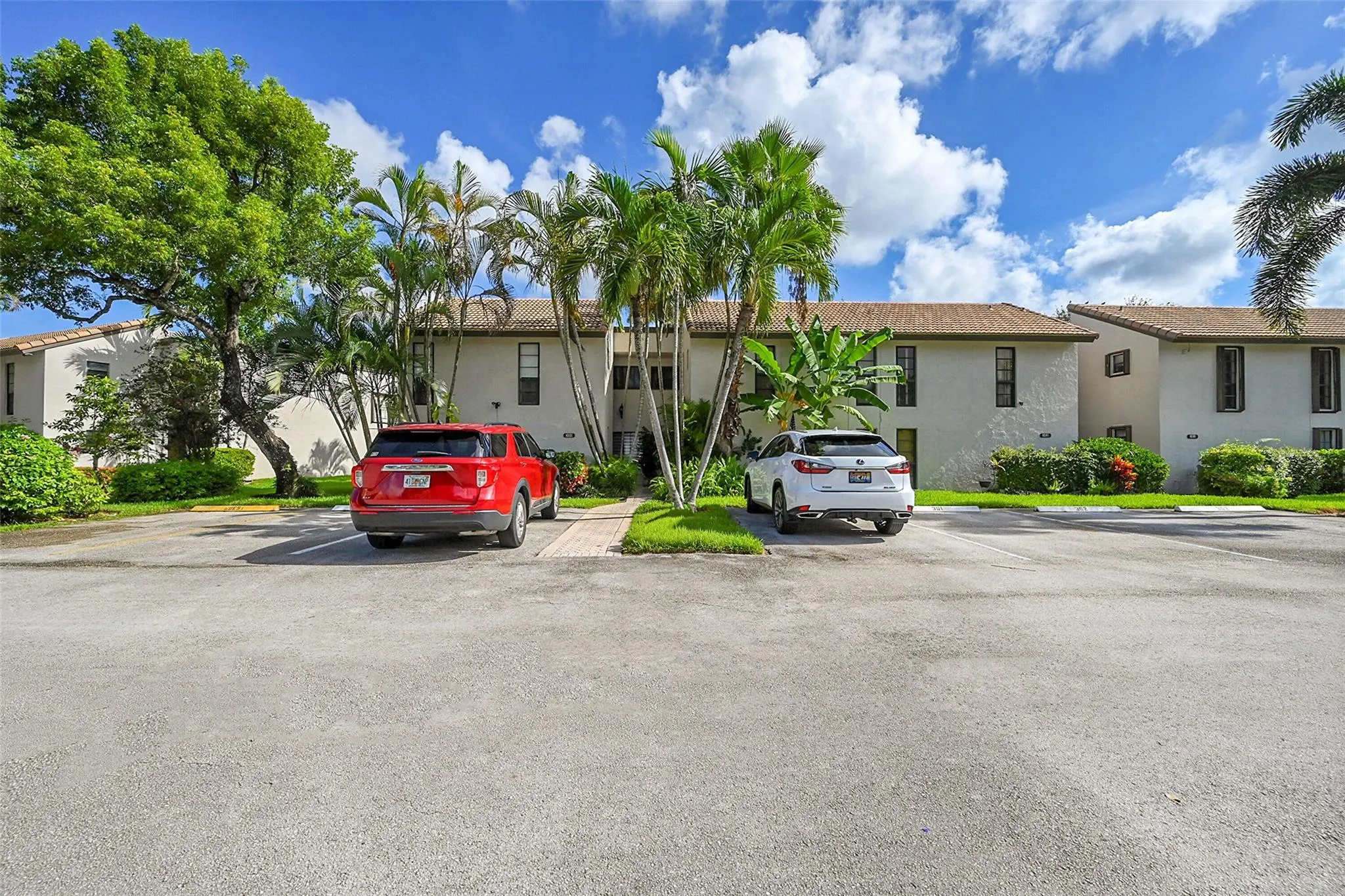 9713 N New River Canal Rd, #301