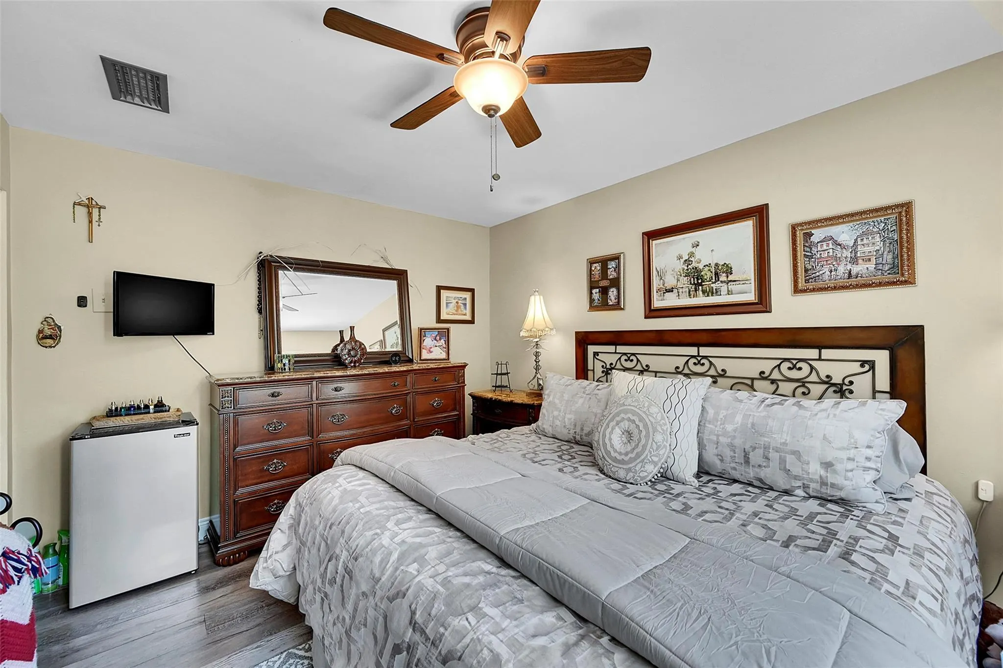 9713 N New River Canal Rd, #301