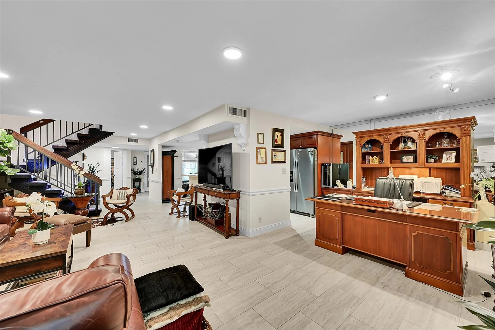 9713 N New River Canal Rd, #301