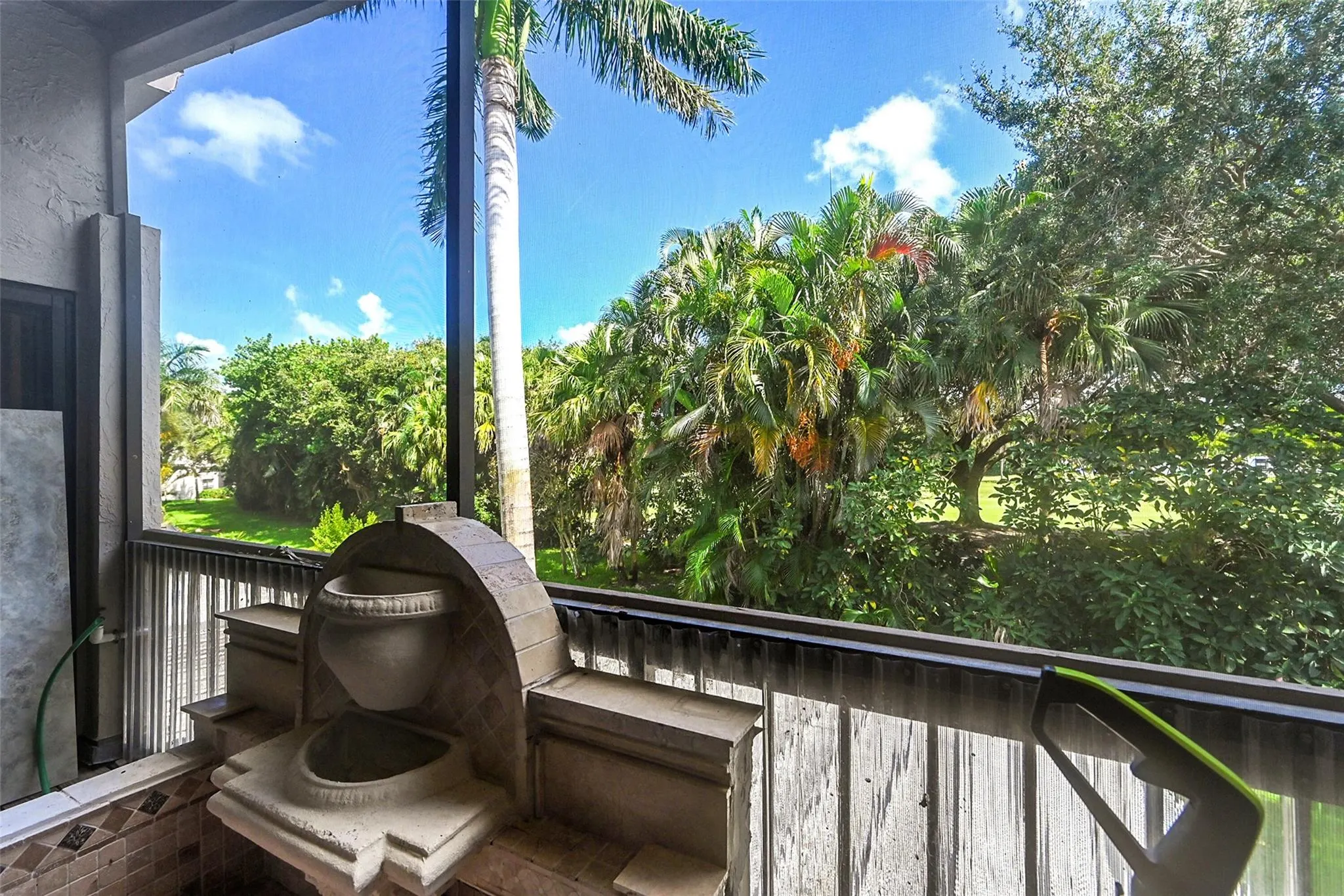 9713 N New River Canal Rd, #301