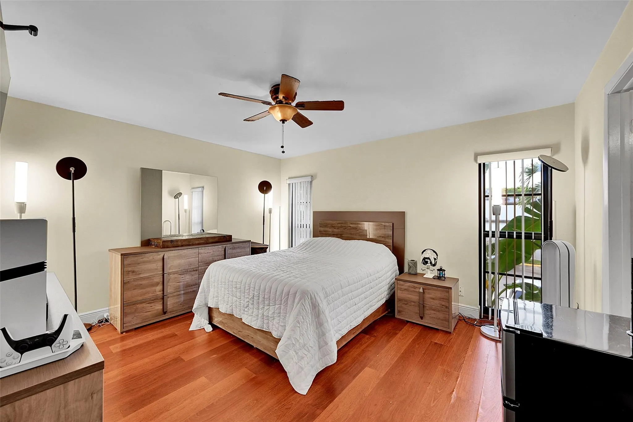 9713 N New River Canal Rd, #301
