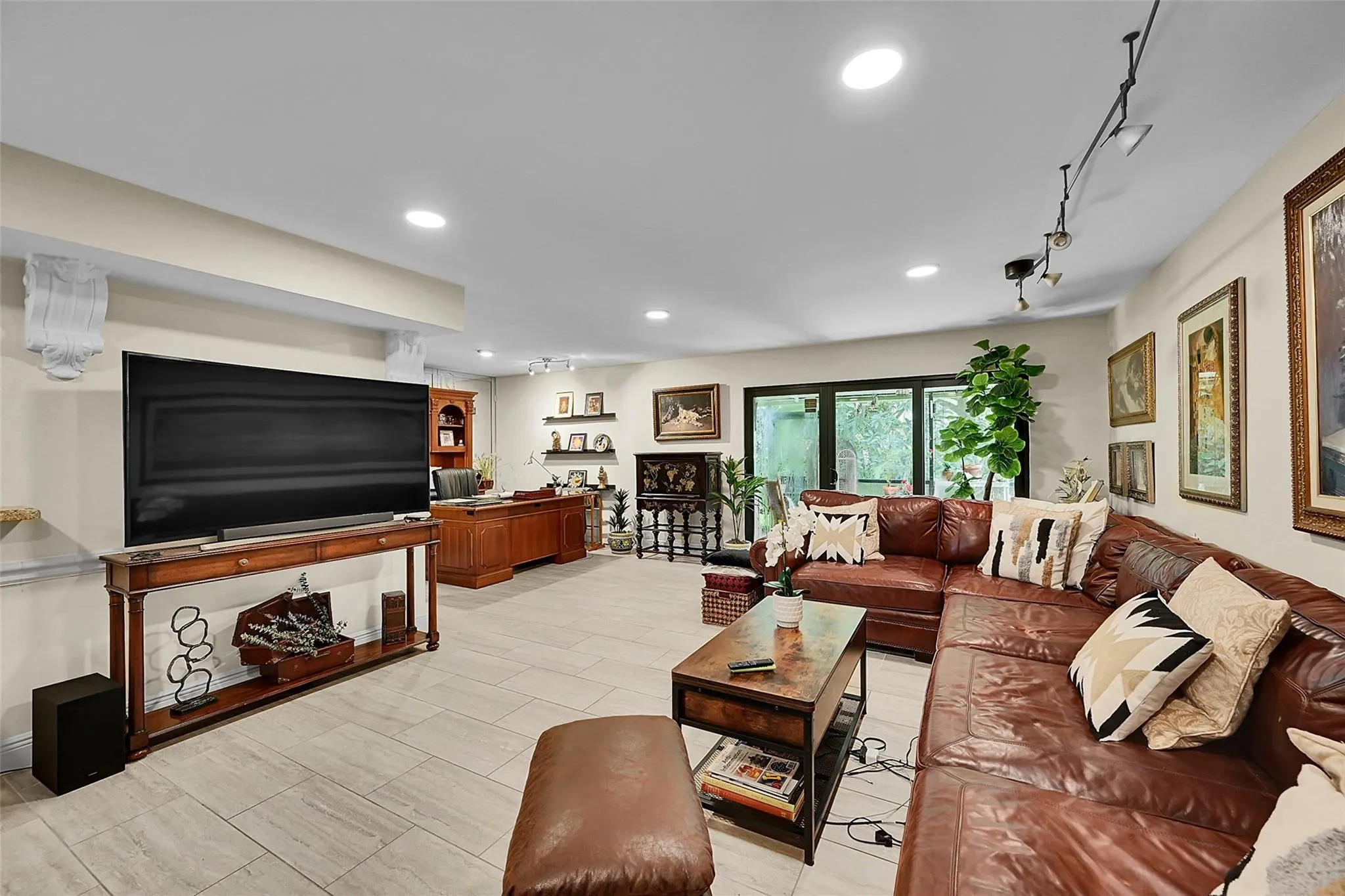 9713 N New River Canal Rd, #301