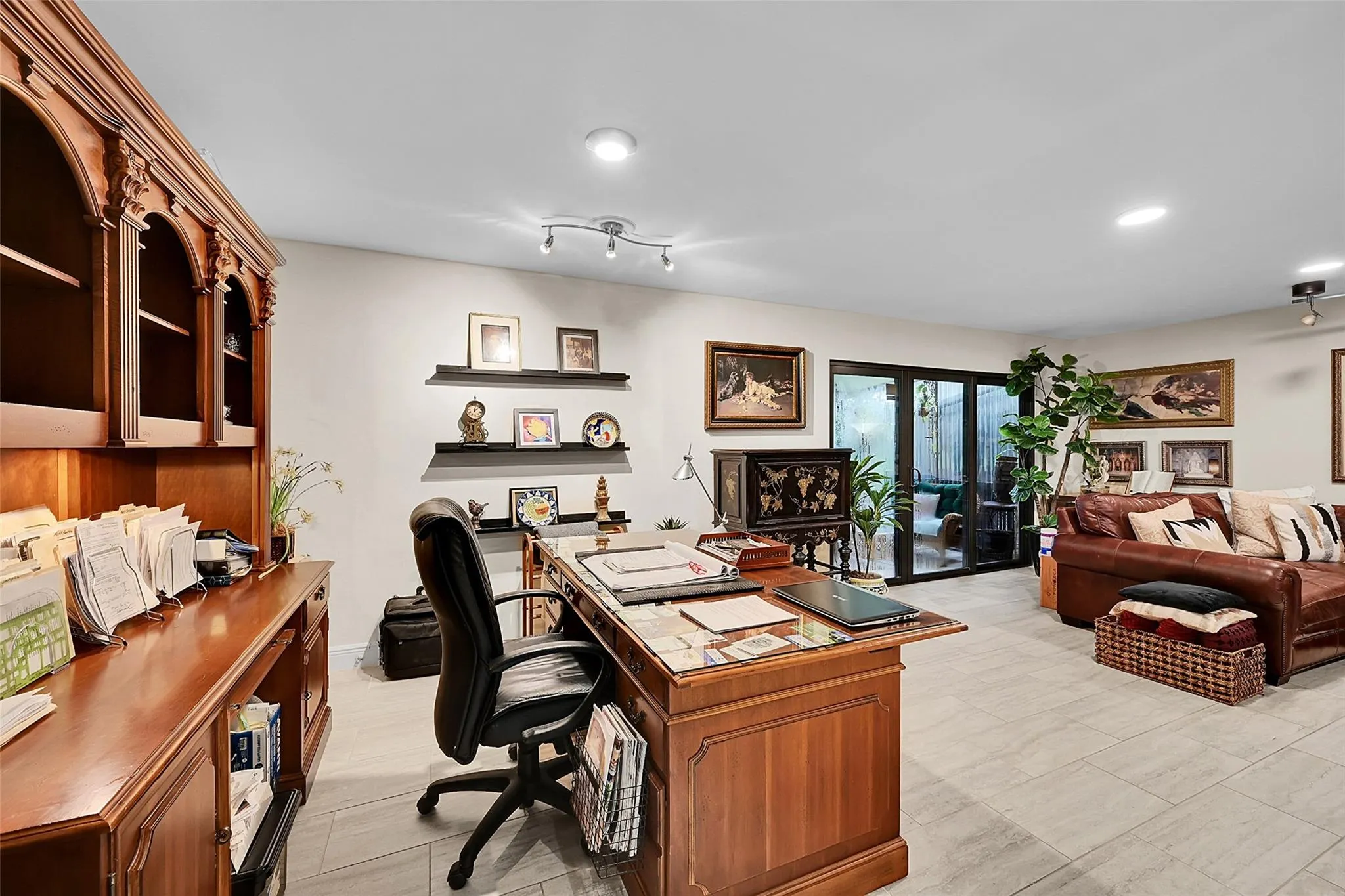 9713 N New River Canal Rd, #301