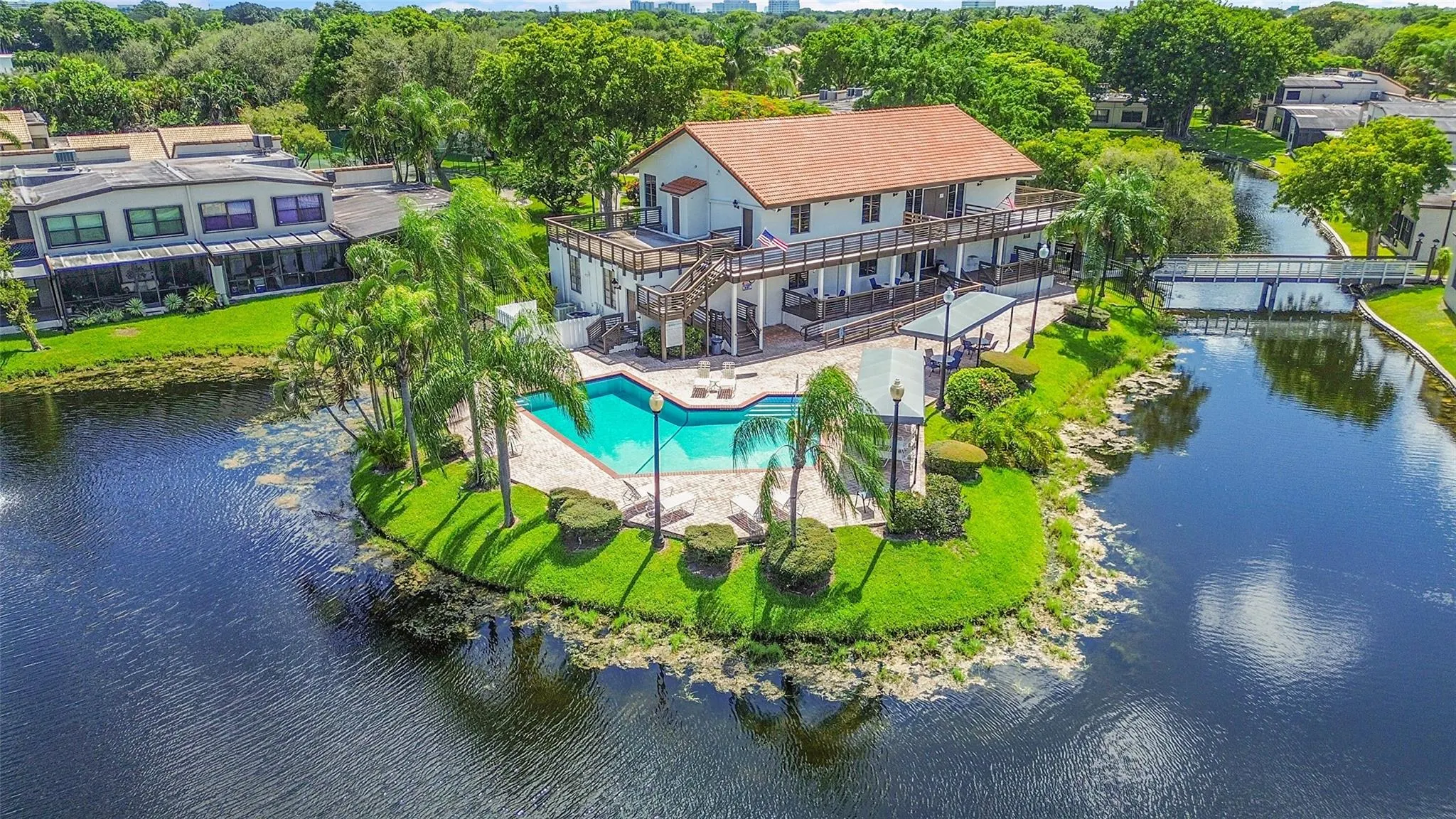 9713 N New River Canal Rd, #301