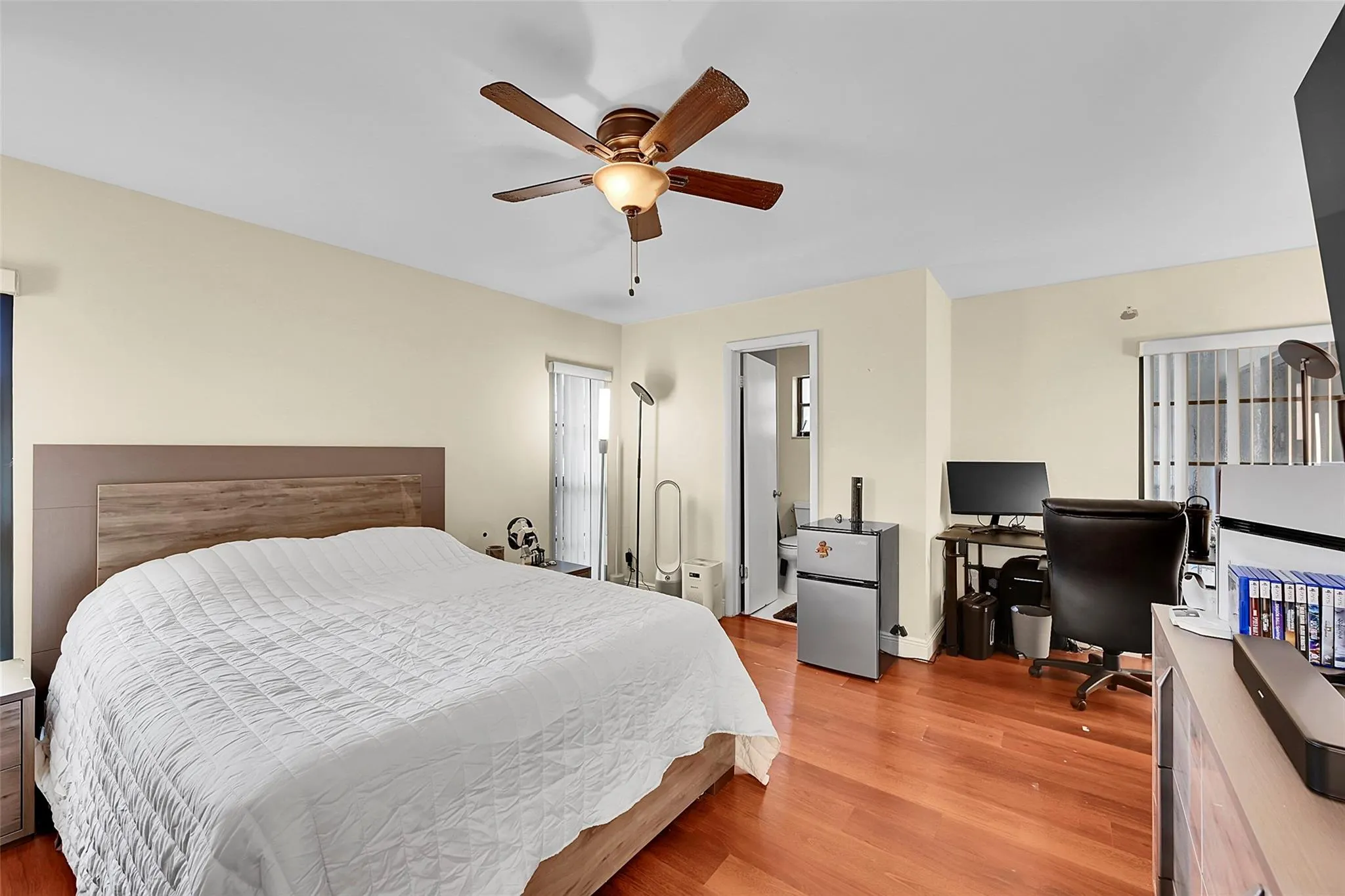9713 N New River Canal Rd, #301