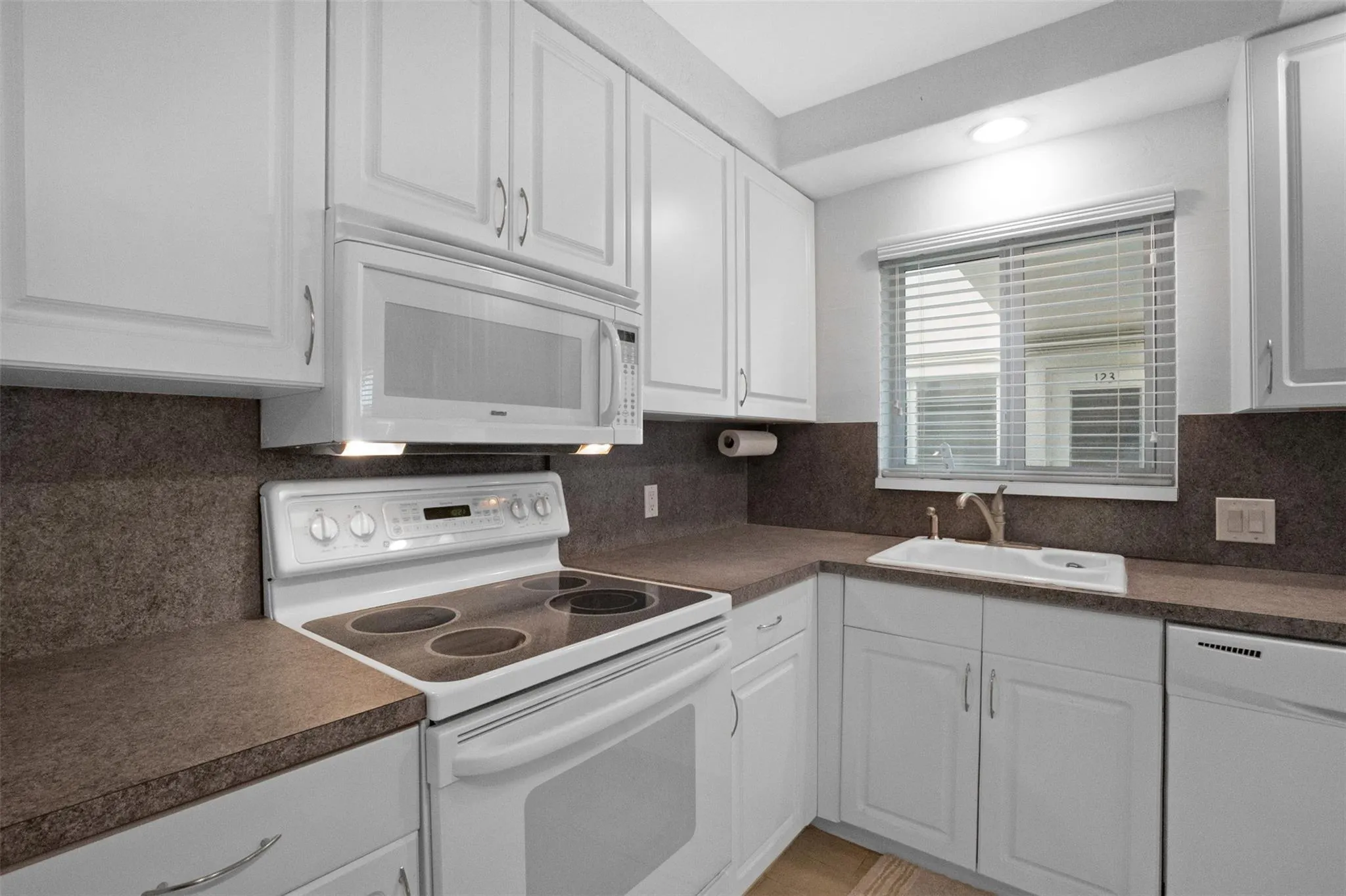 1000 SE 4th St, #127