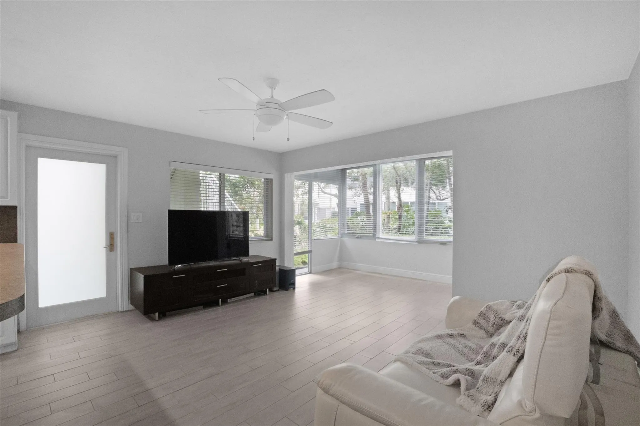 1000 SE 4th St, #127