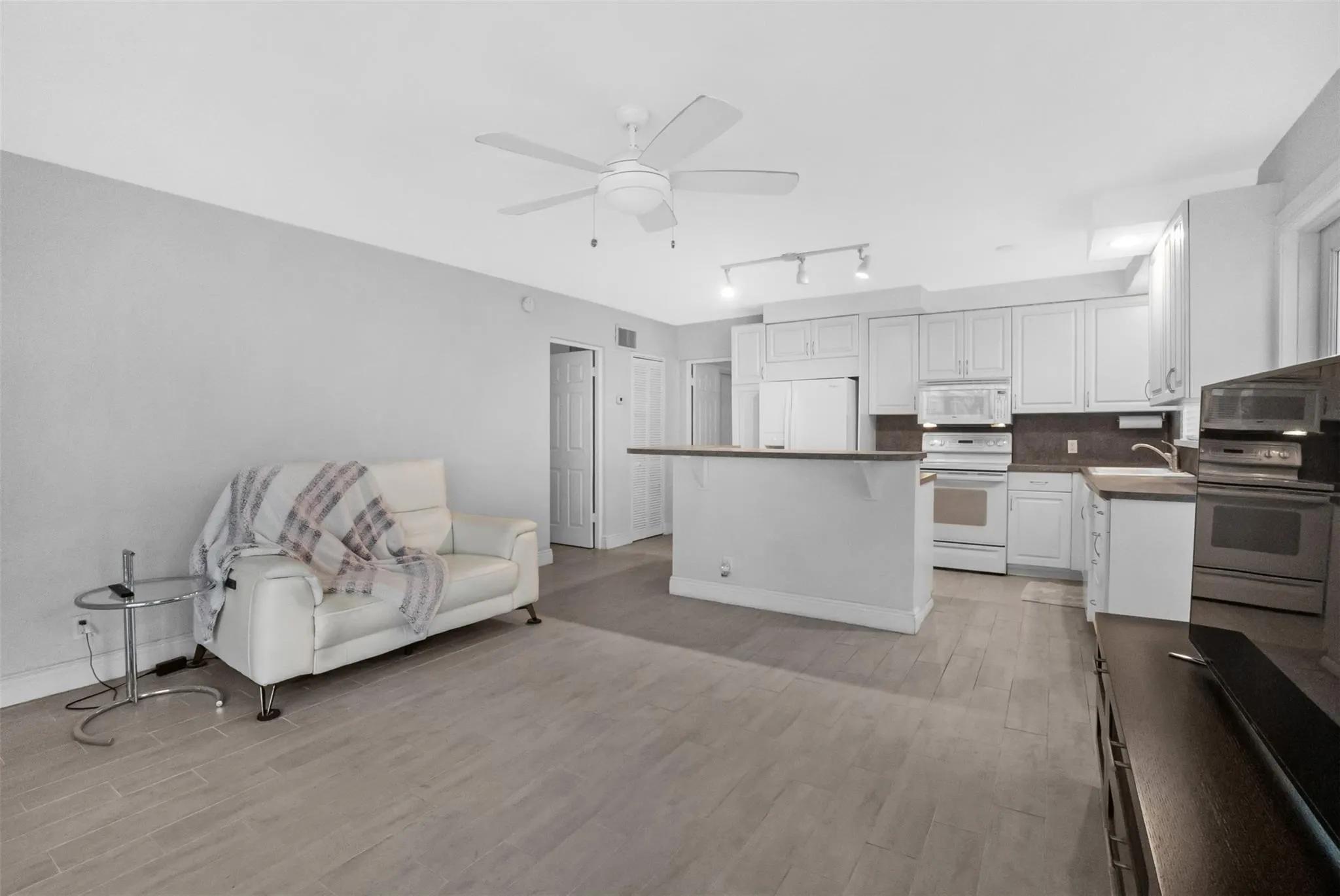 1000 SE 4th St, #127