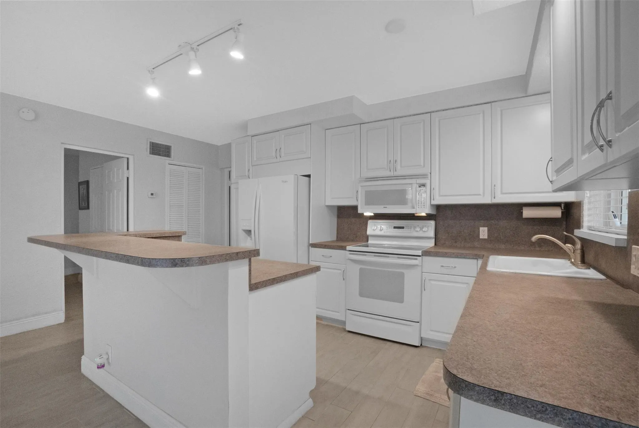 1000 SE 4th St, #127