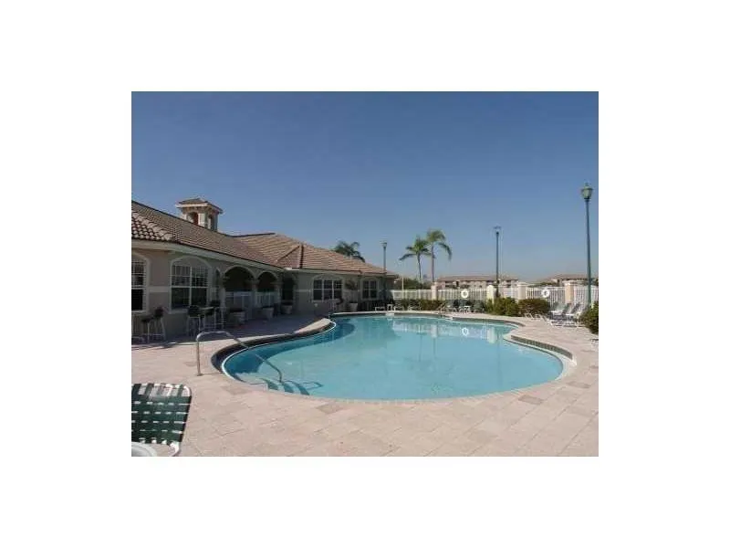 5041 Wiles Rd, #206