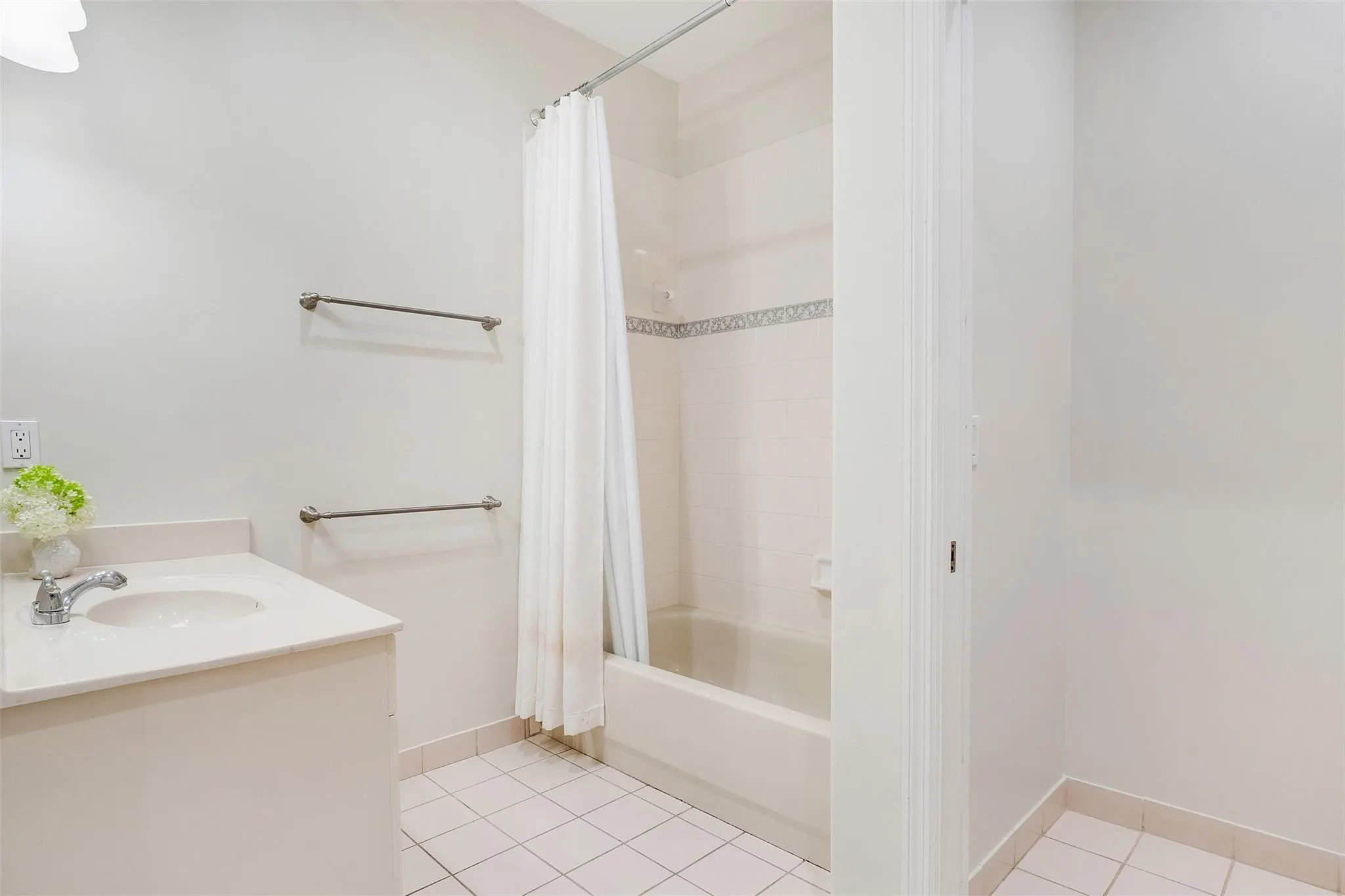 320 NE 7th Ave