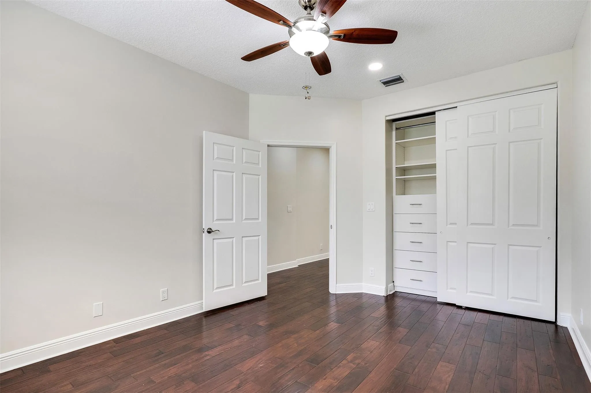 320 NE 7th Ave