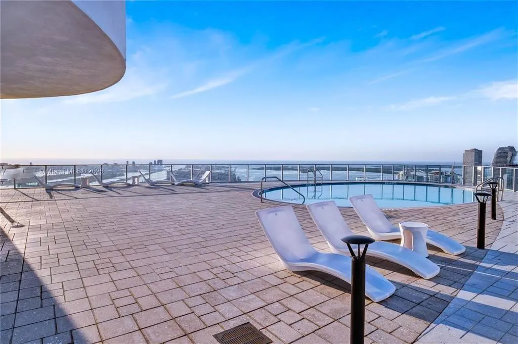 851 NE 1st Ave, #3202