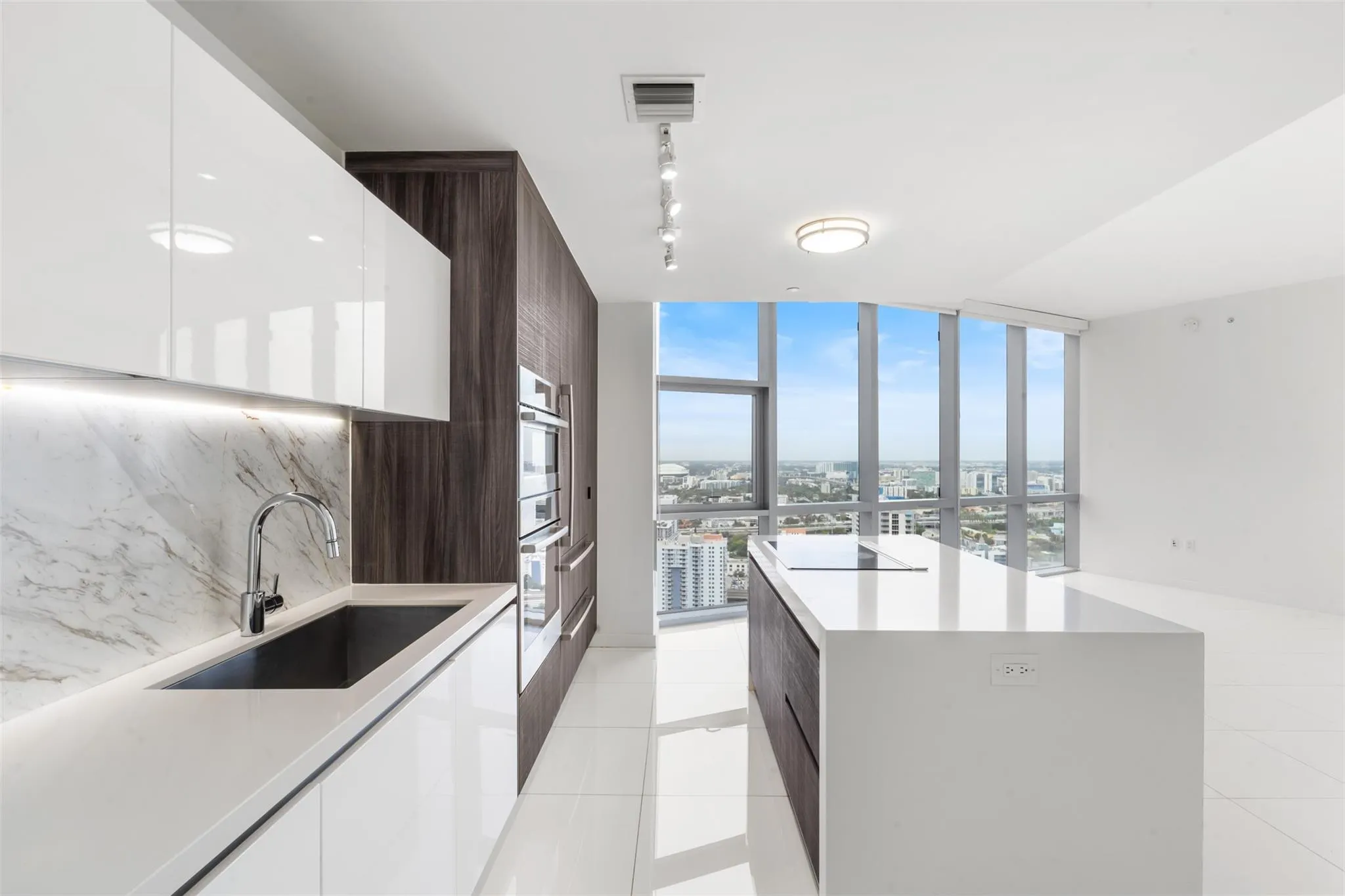 851 NE 1st Ave, #3202