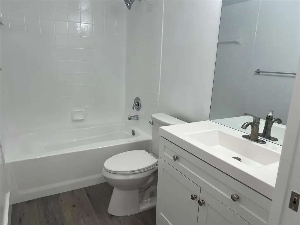 4856 N STATE RD 7, #1108