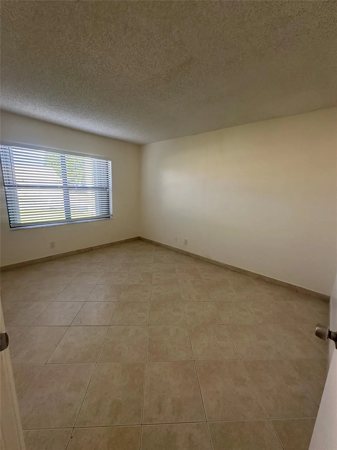 9398 Laurel Green Dr