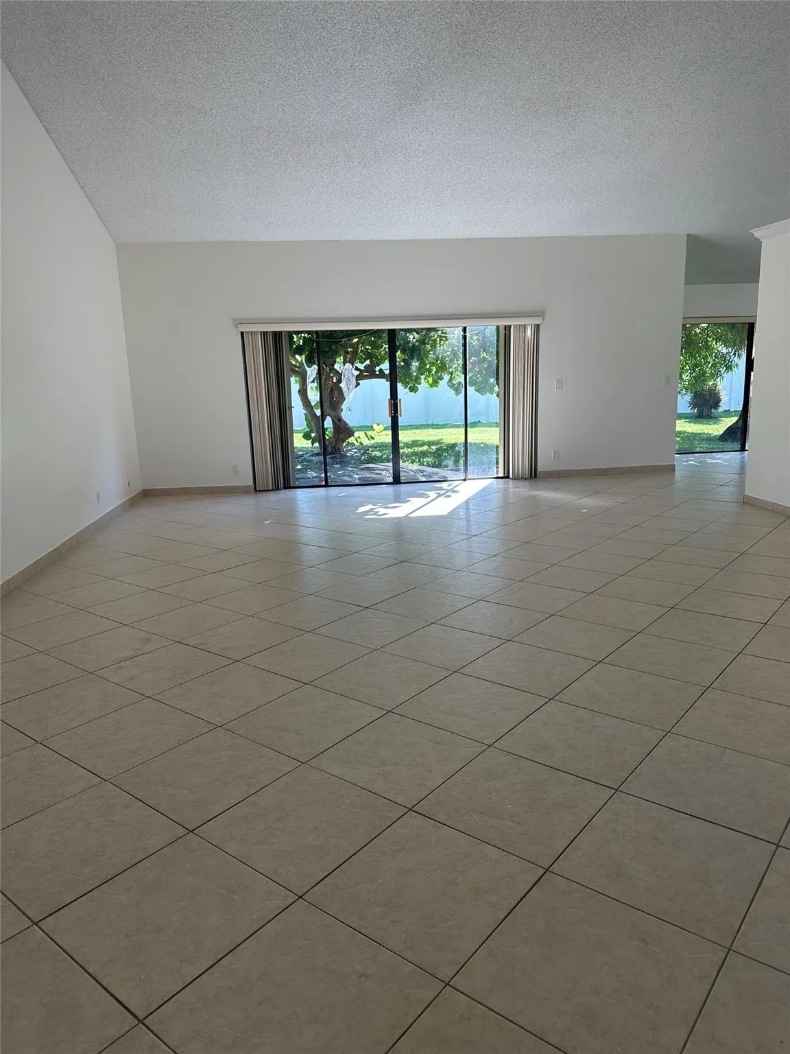 9398 Laurel Green Dr