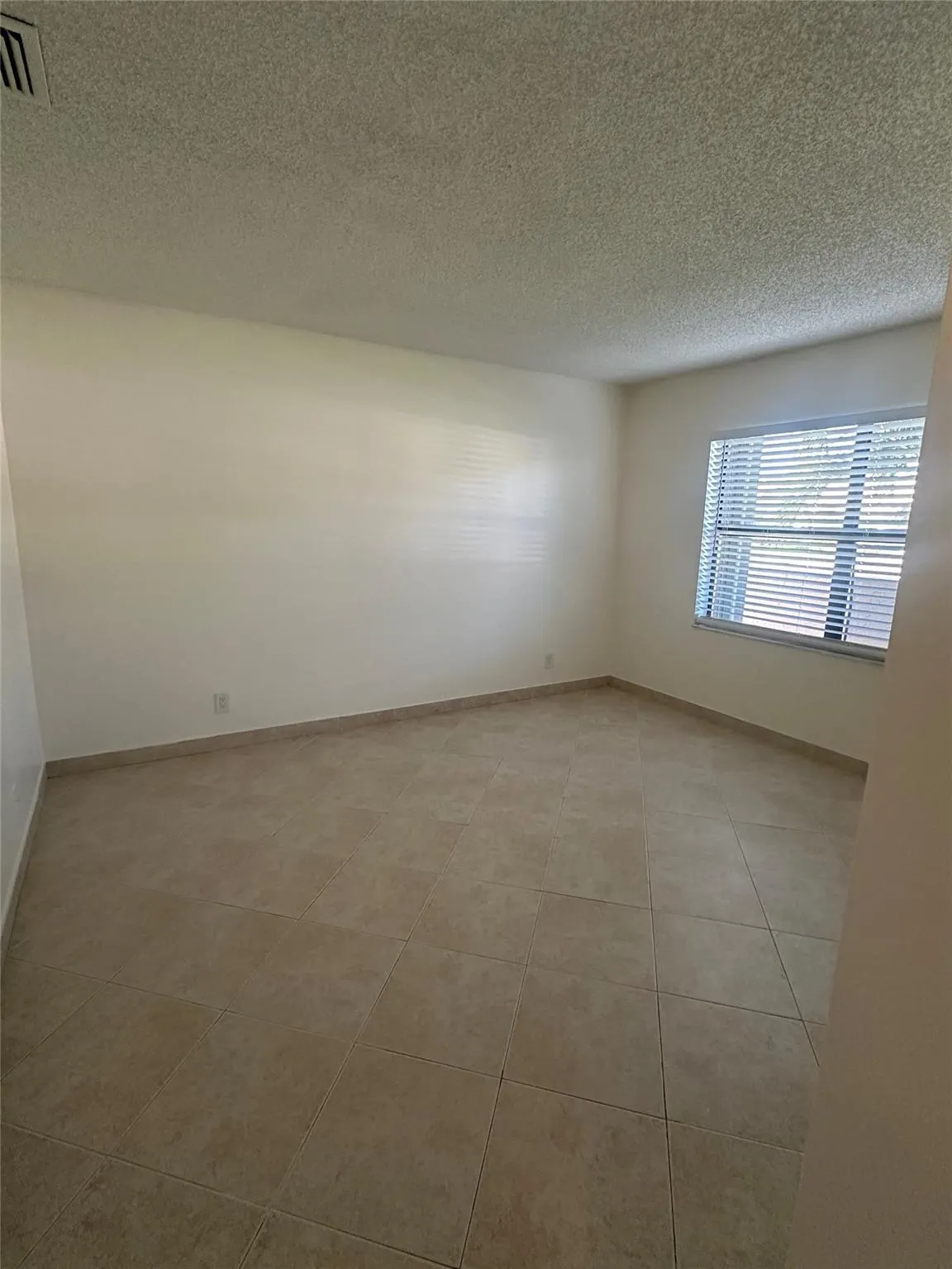 9398 Laurel Green Dr