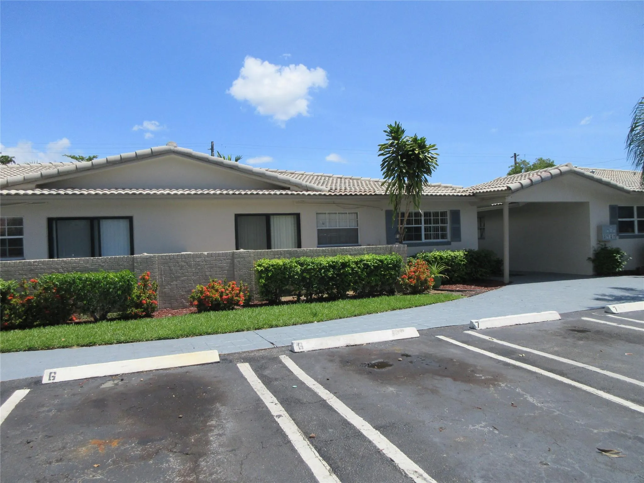 8601 NW 35th St, #11
