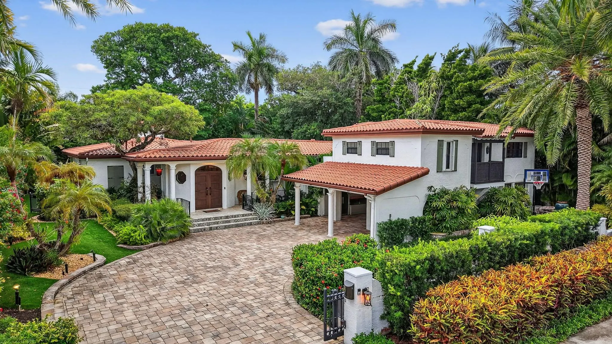 2616 Acacia Court
