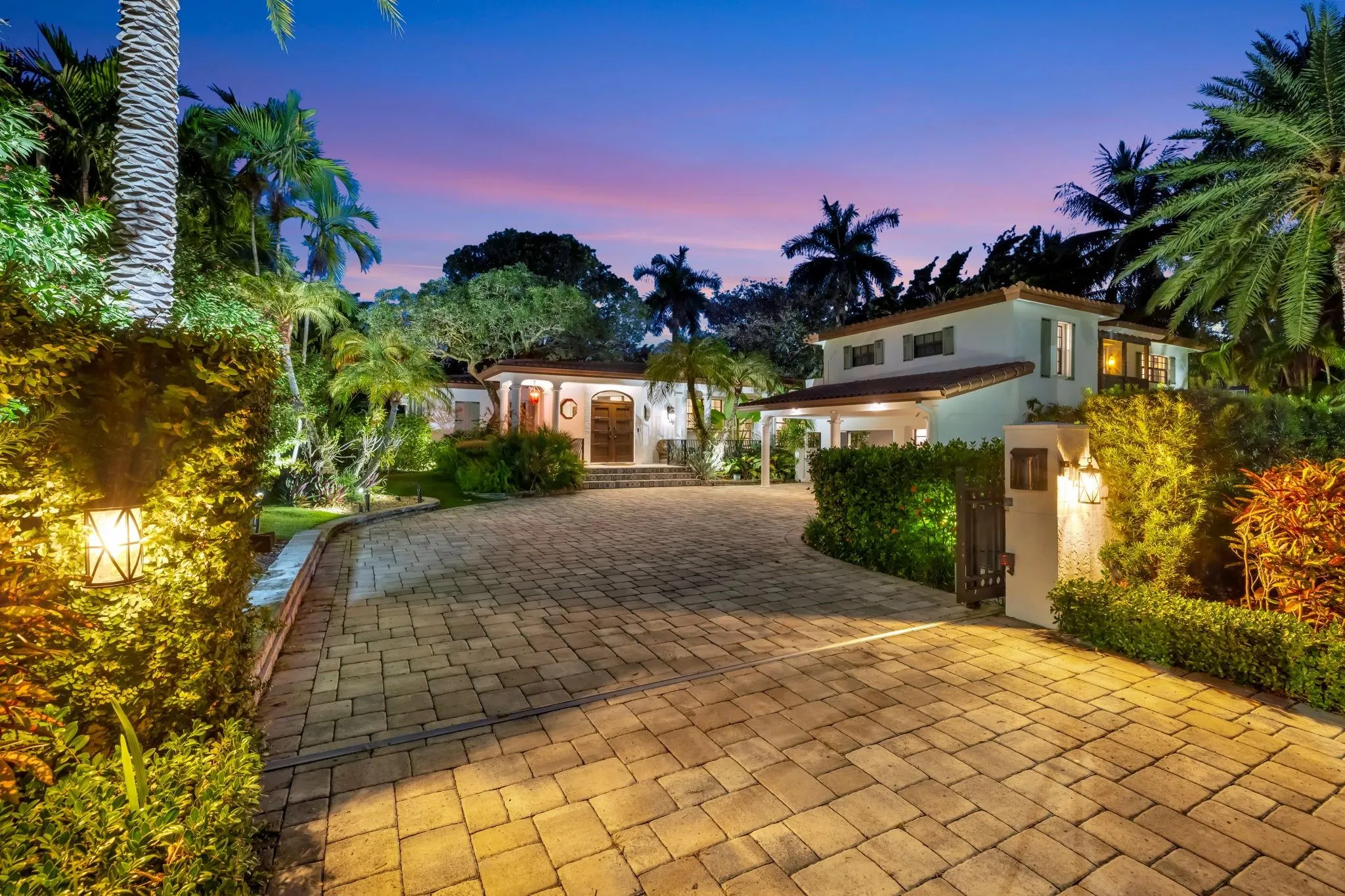 2616 Acacia Court