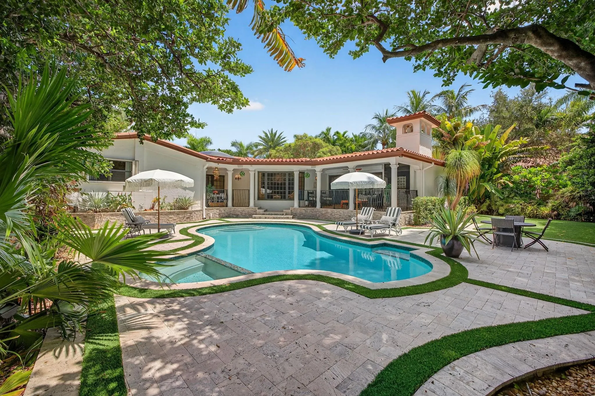 2616 Acacia Court
