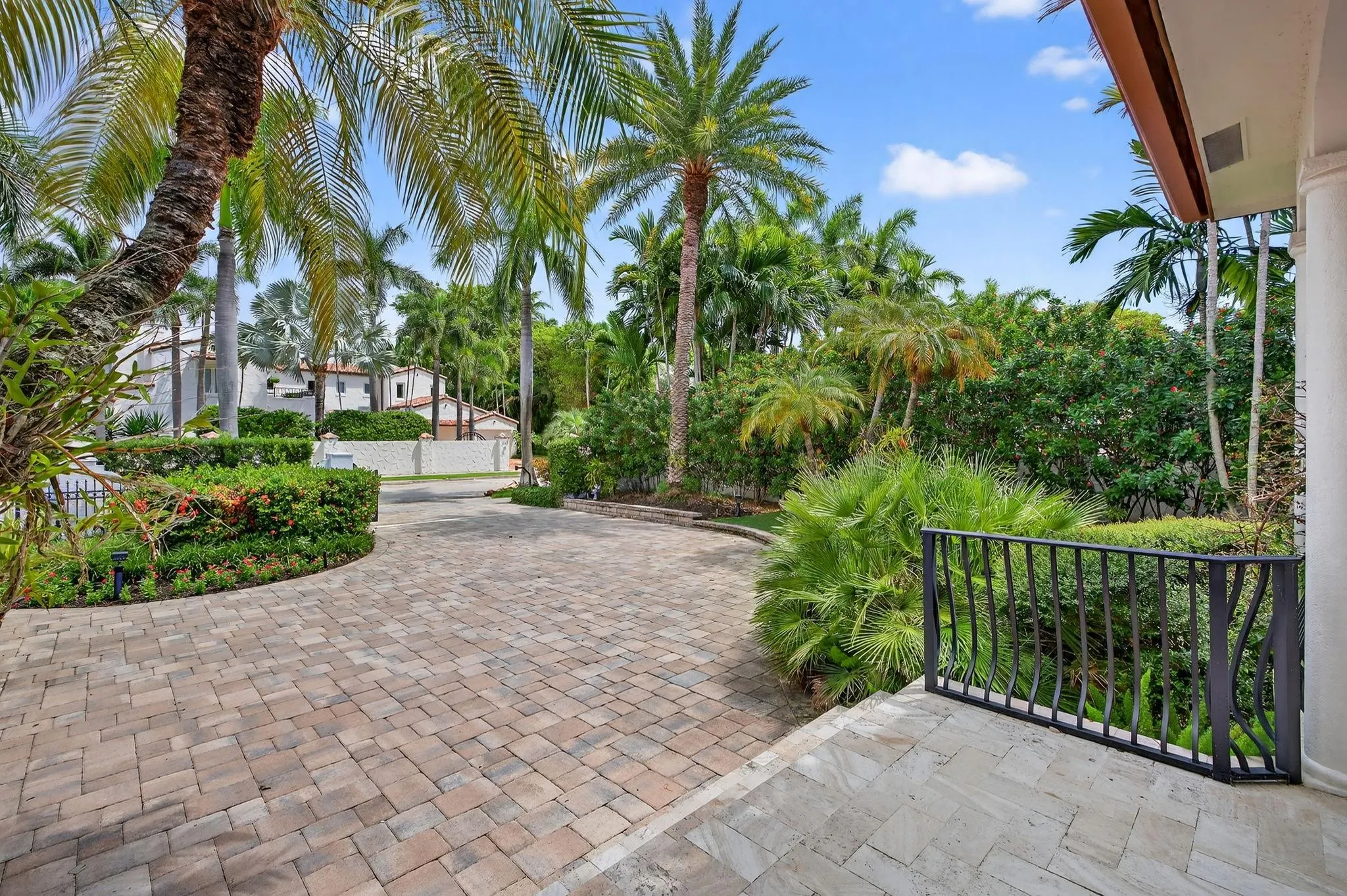 2616 Acacia Court
