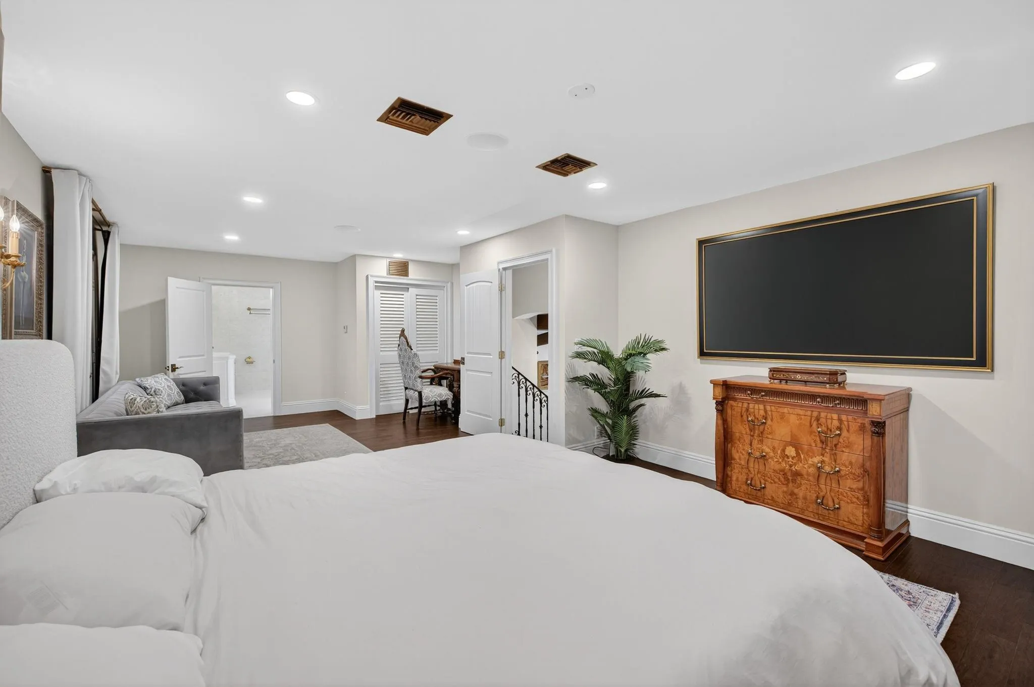 2616 Acacia Court