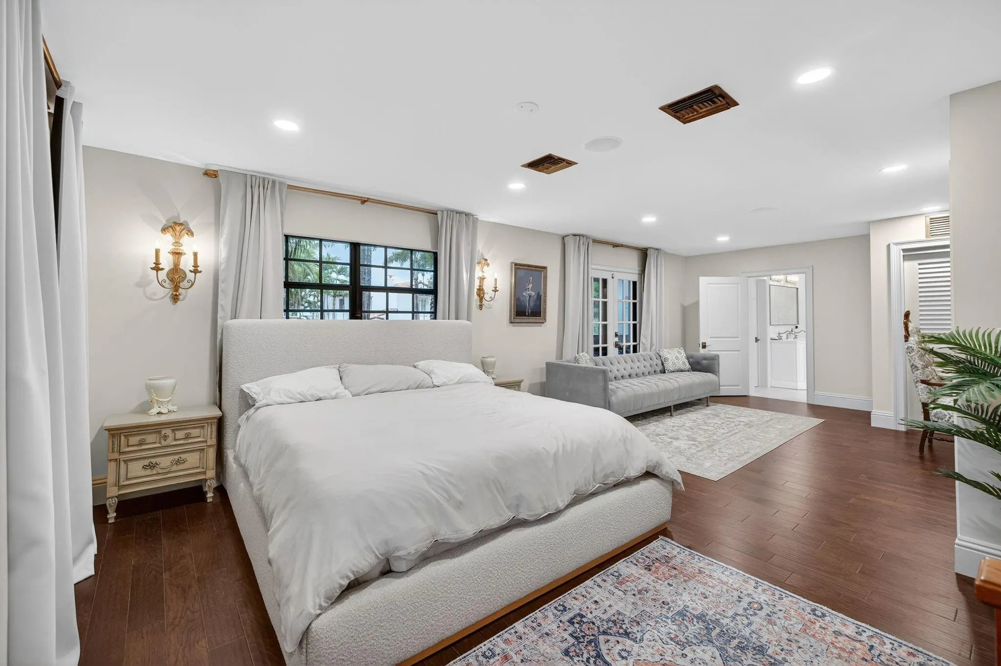 2616 Acacia Court