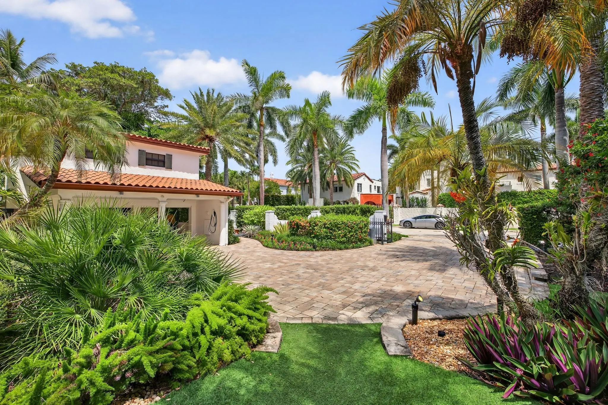 2616 Acacia Court