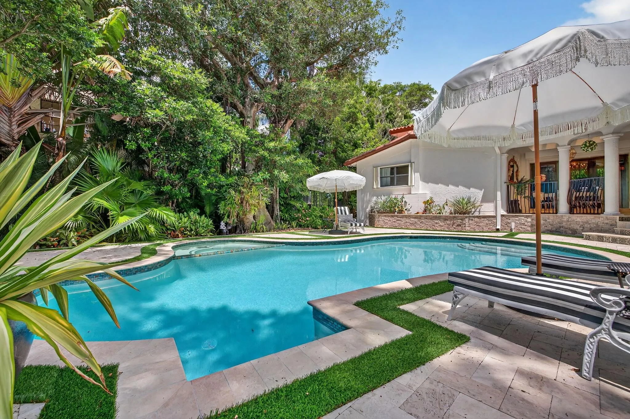 2616 Acacia Court