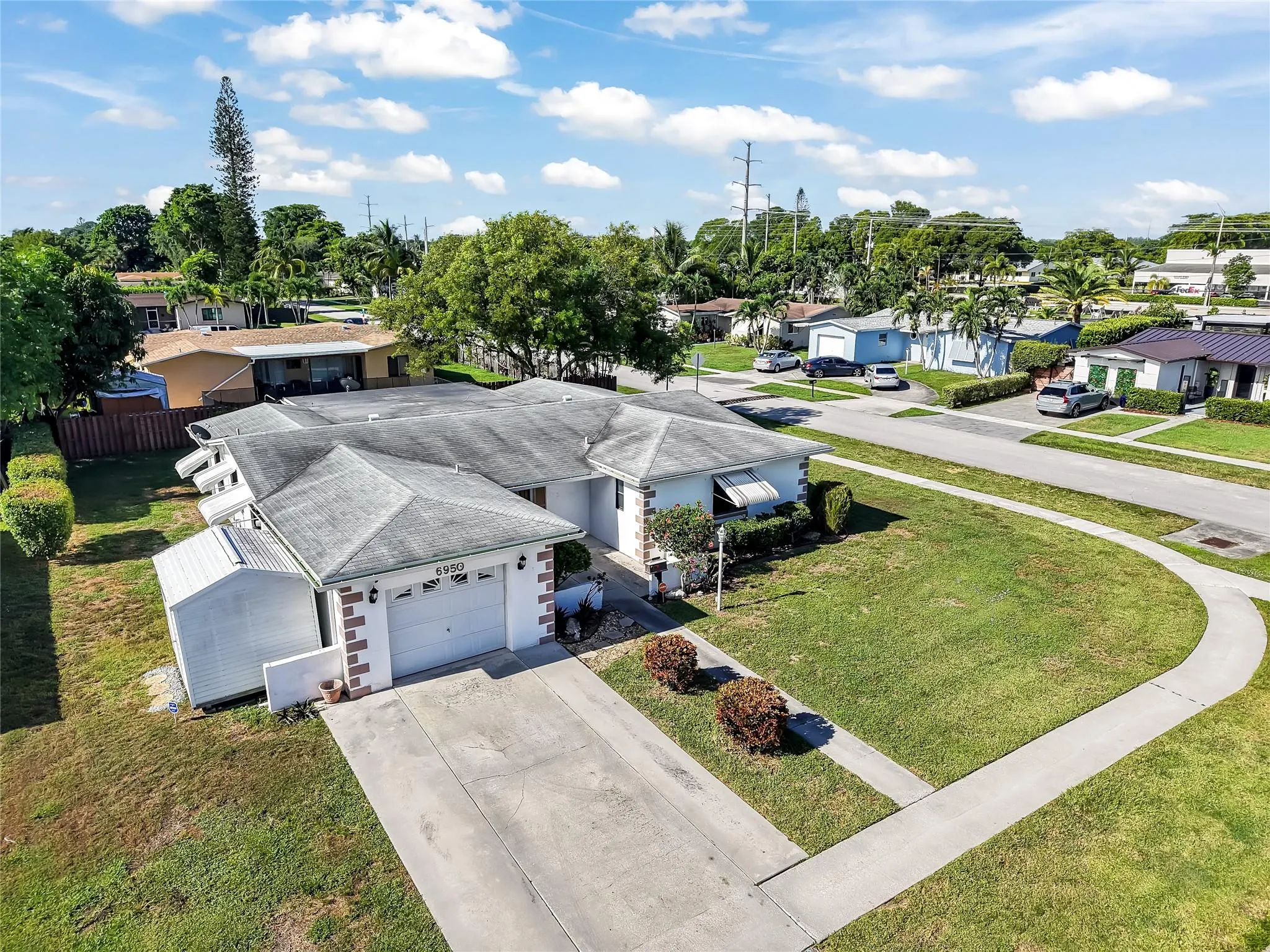 6950 SW 9th Pl