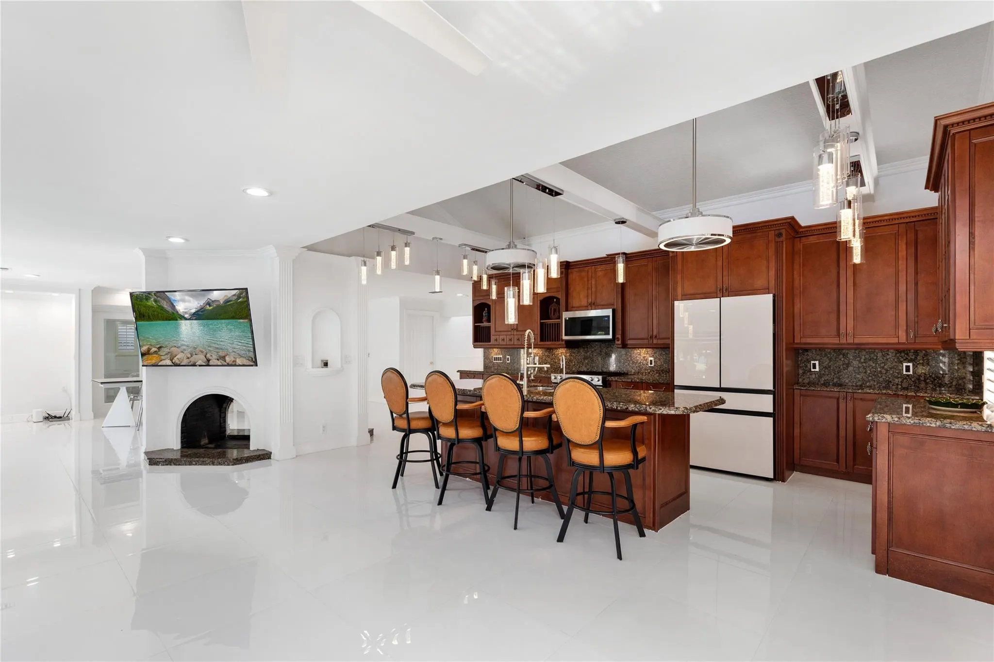 2557 SW 14th Ct