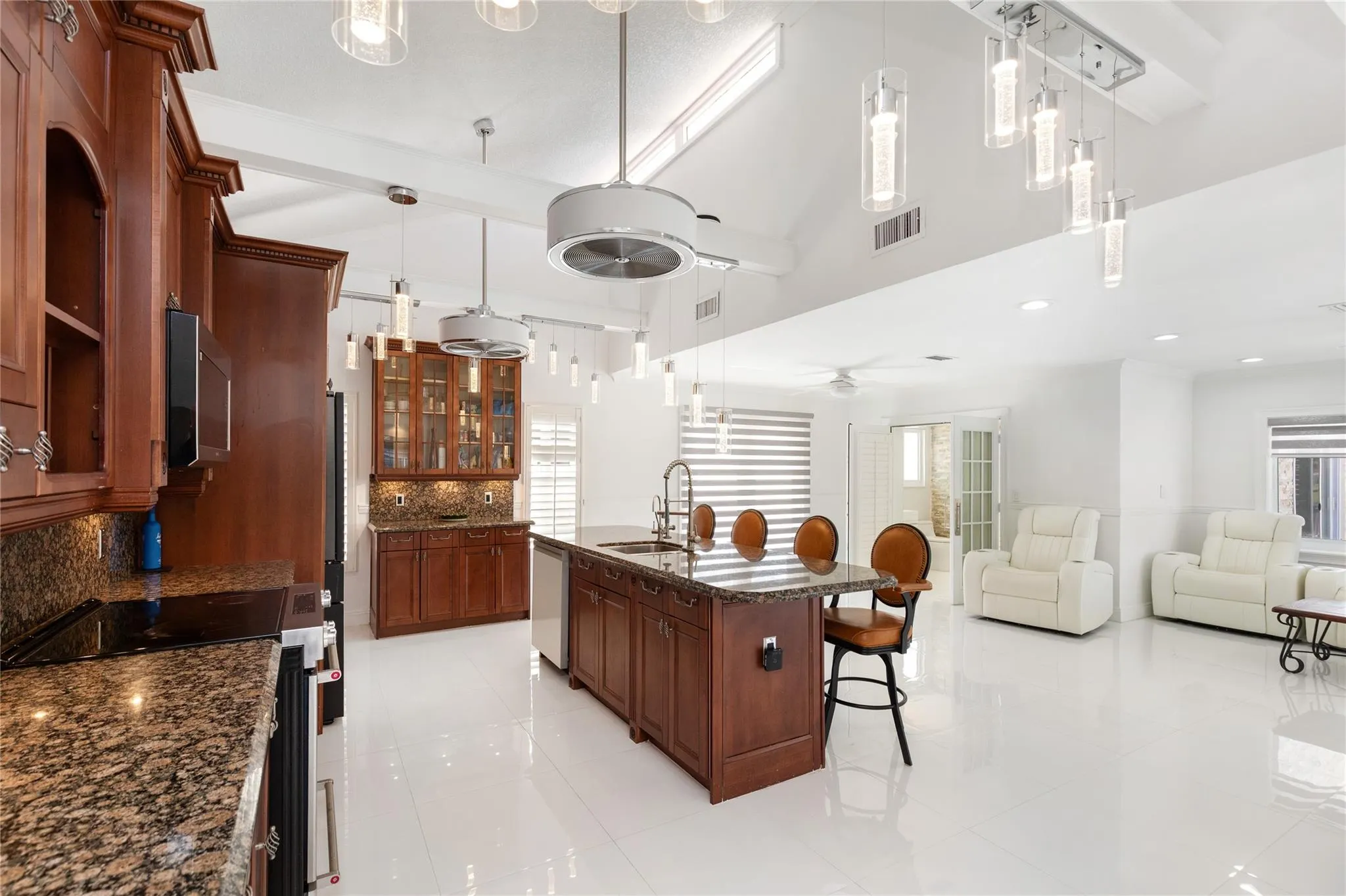 2557 SW 14th Ct