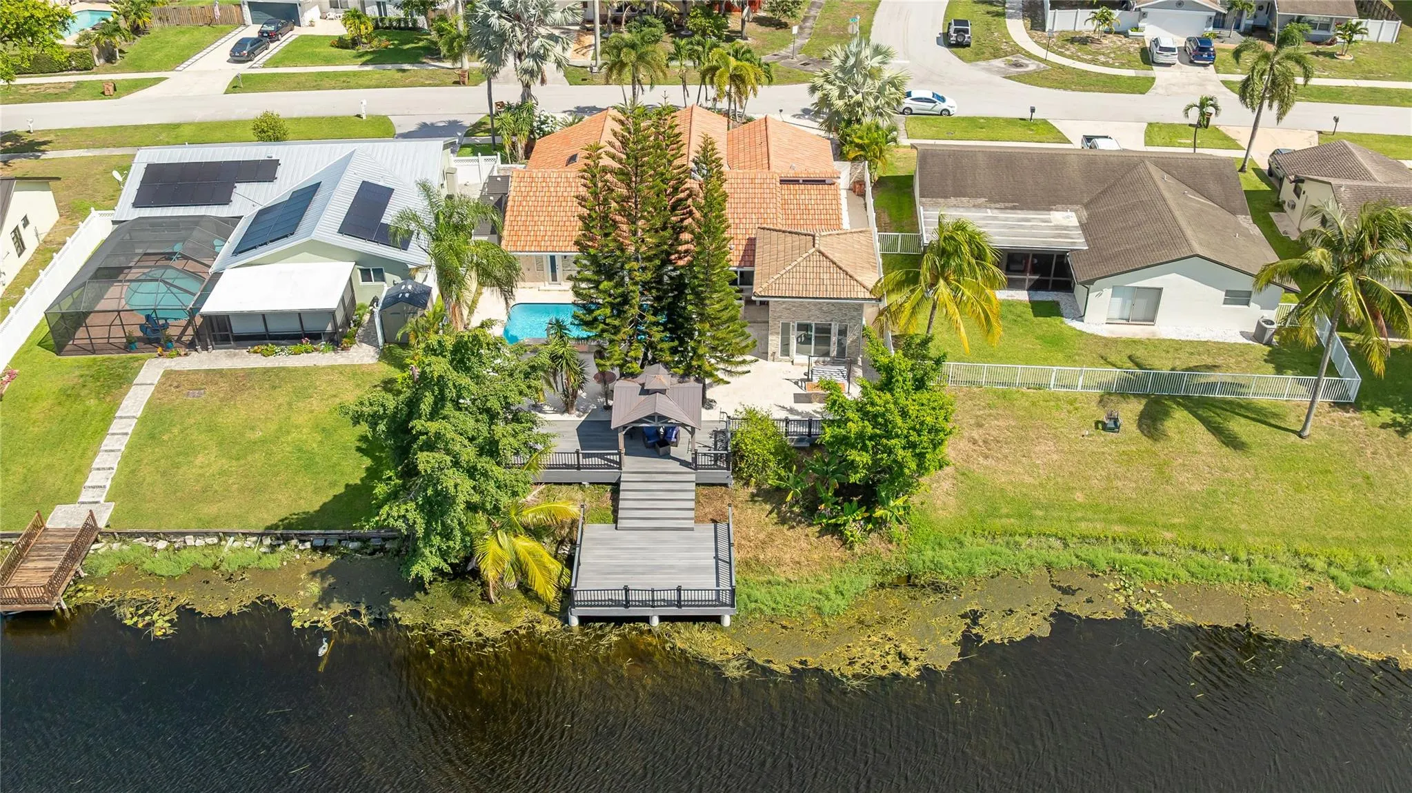 2557 SW 14th Ct