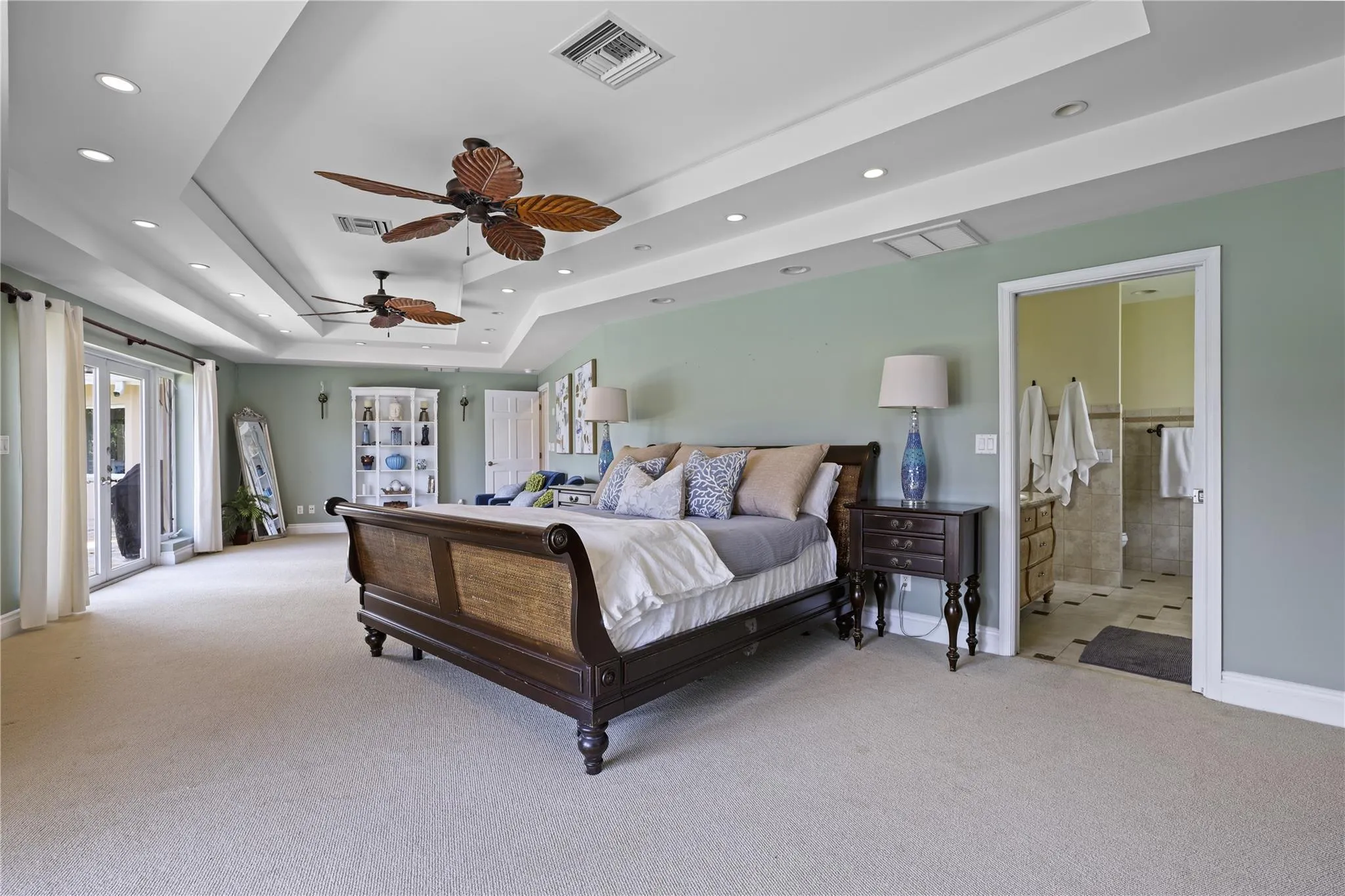 1925 Coral Gardens Dr