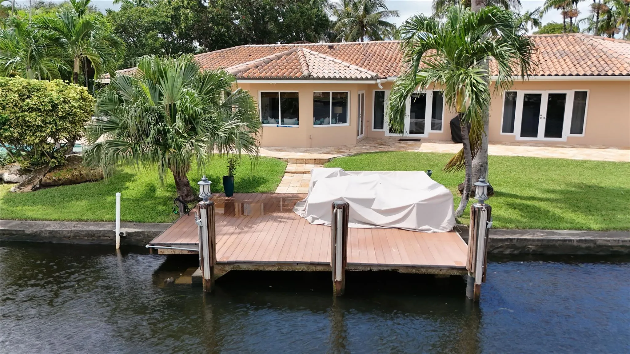 1925 Coral Gardens Dr