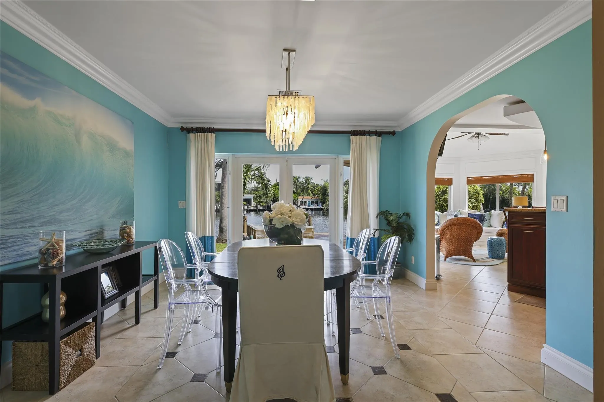 1925 Coral Gardens Dr