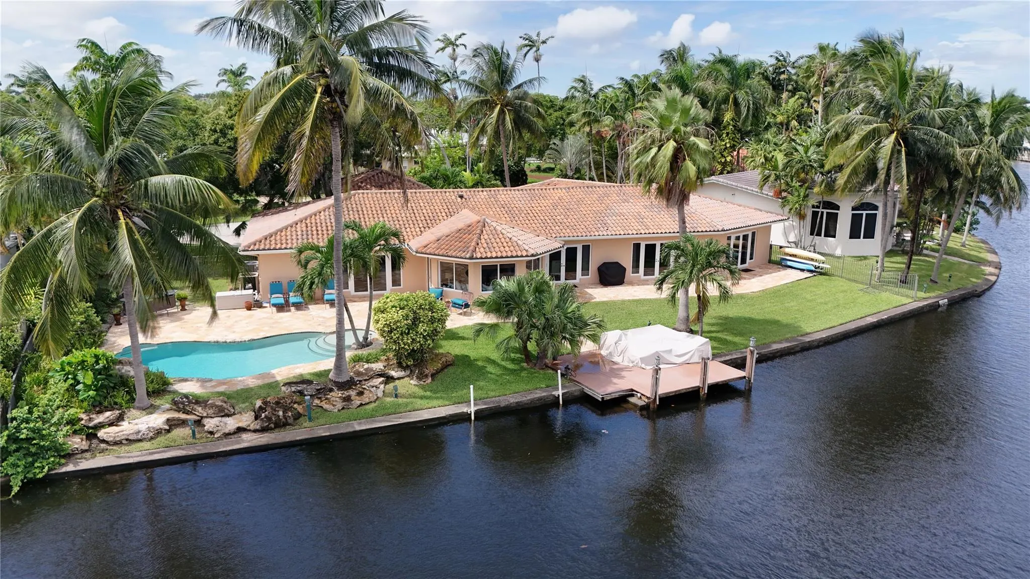 1925 Coral Gardens Dr