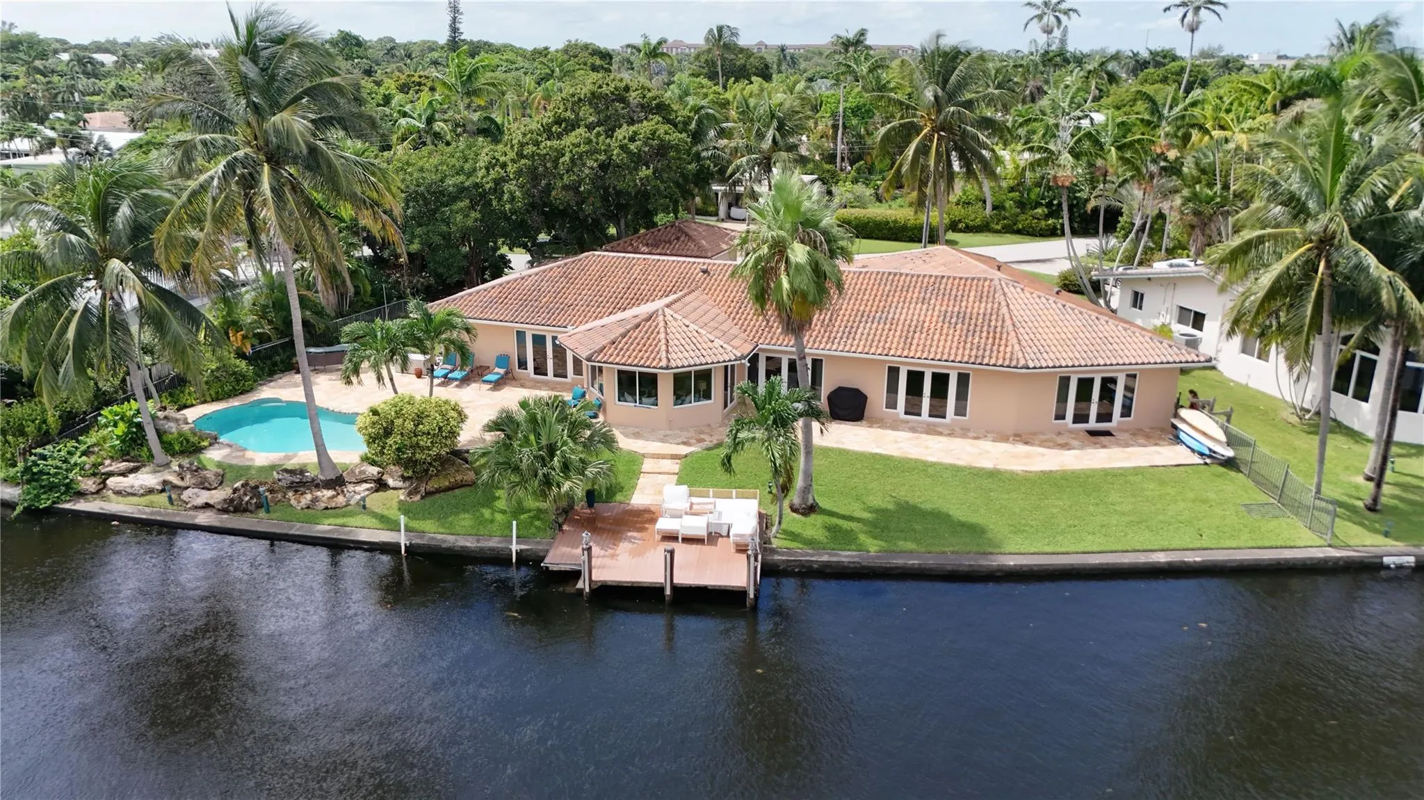 1925 Coral Gardens Dr