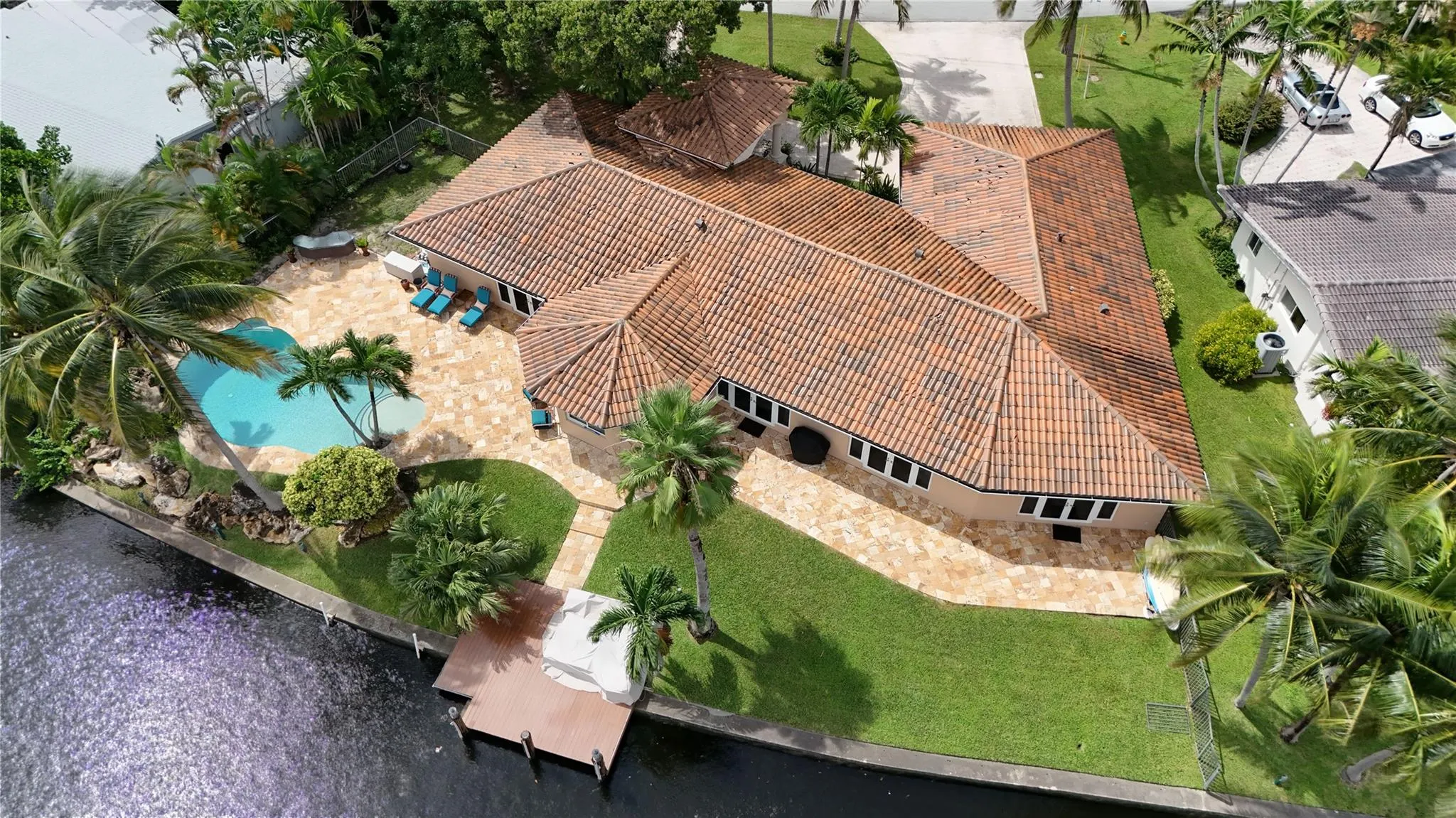 1925 Coral Gardens Dr
