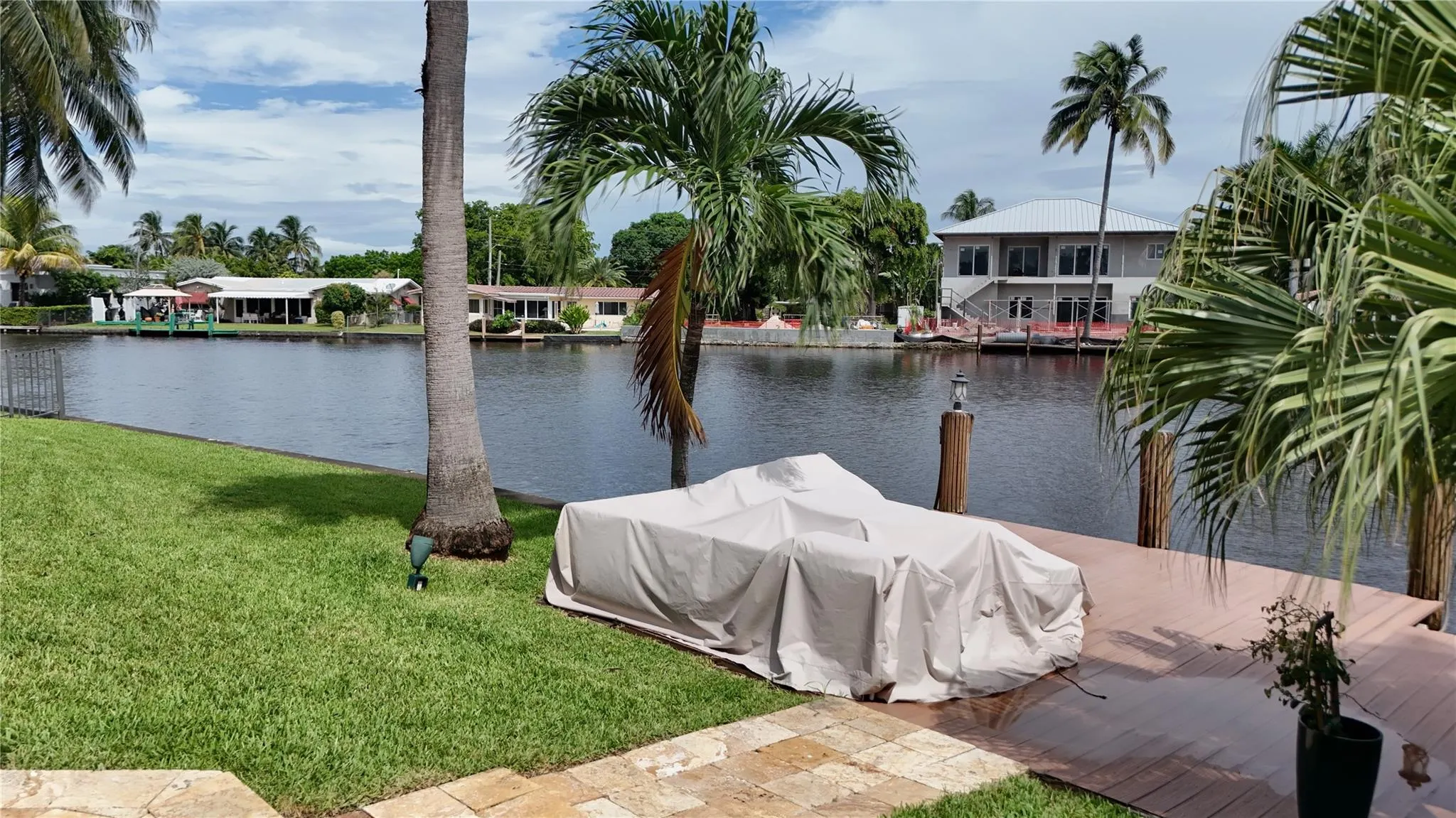 1925 Coral Gardens Dr