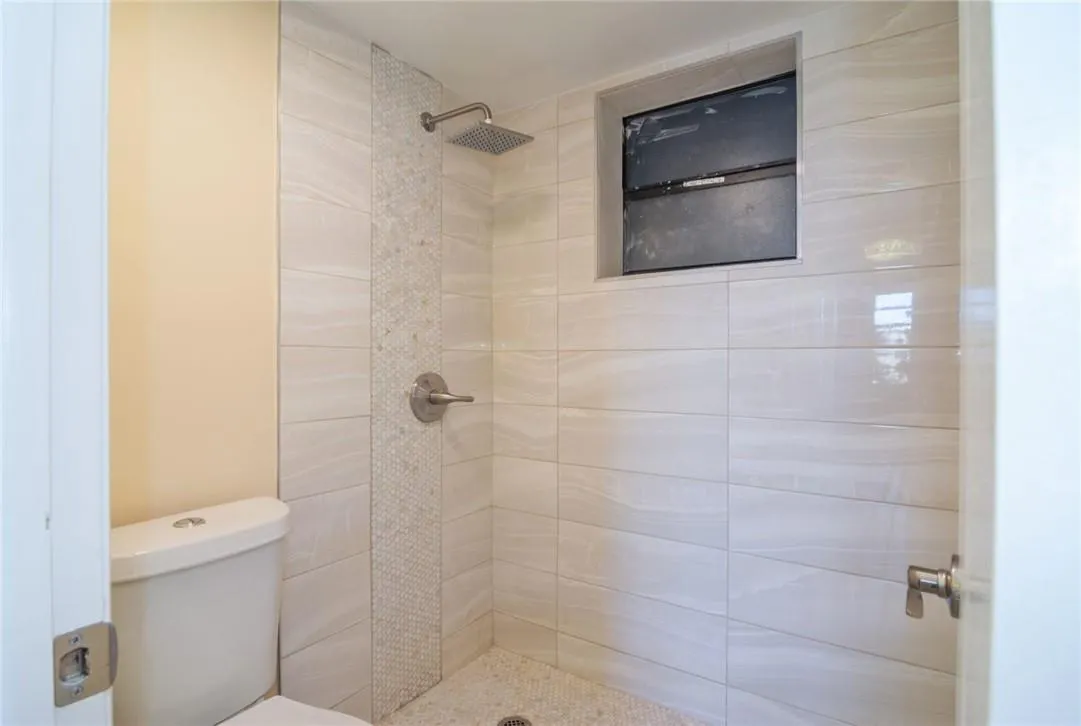 1100 Colony Point Cir, #105