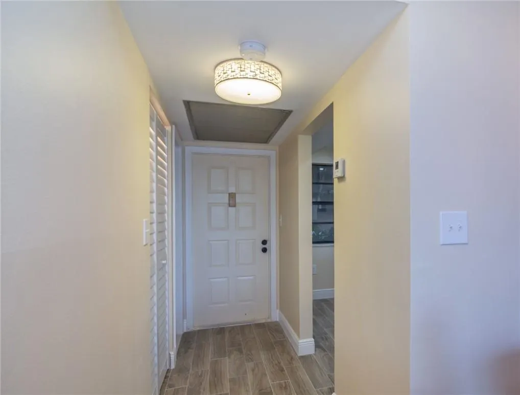 1100 Colony Point Cir, #105
