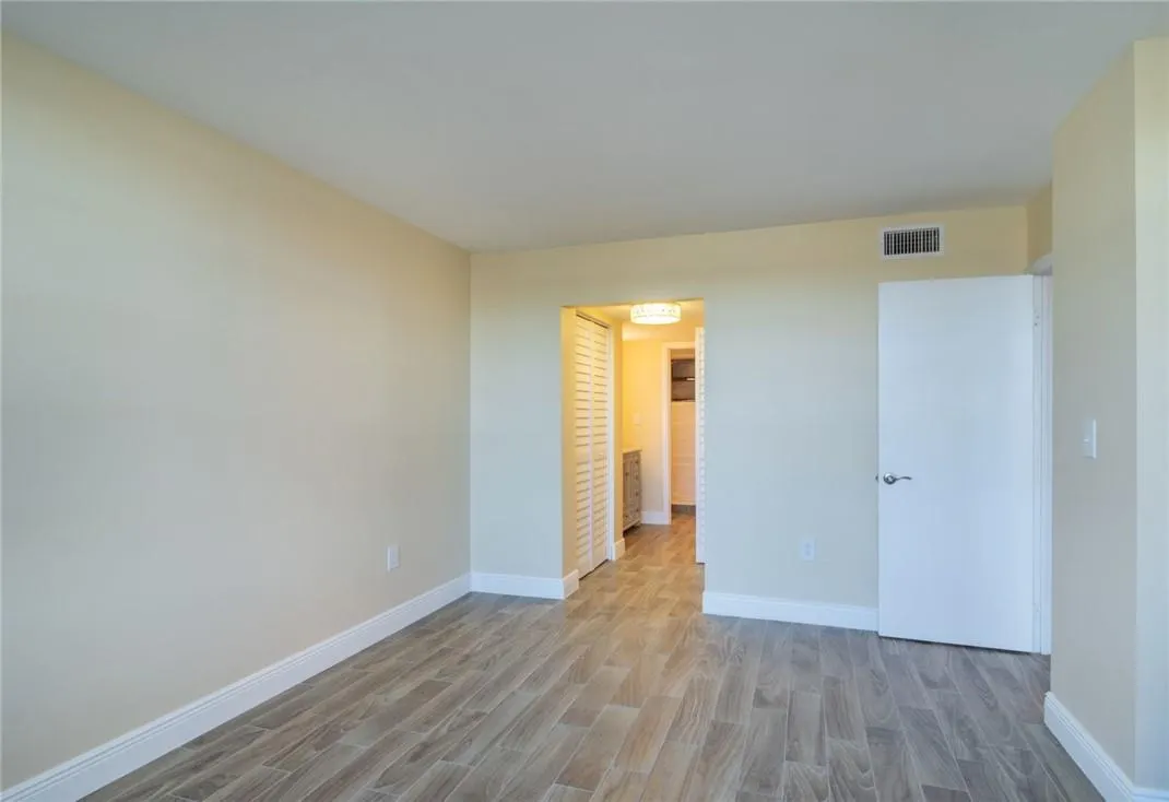 1100 Colony Point Cir, #105