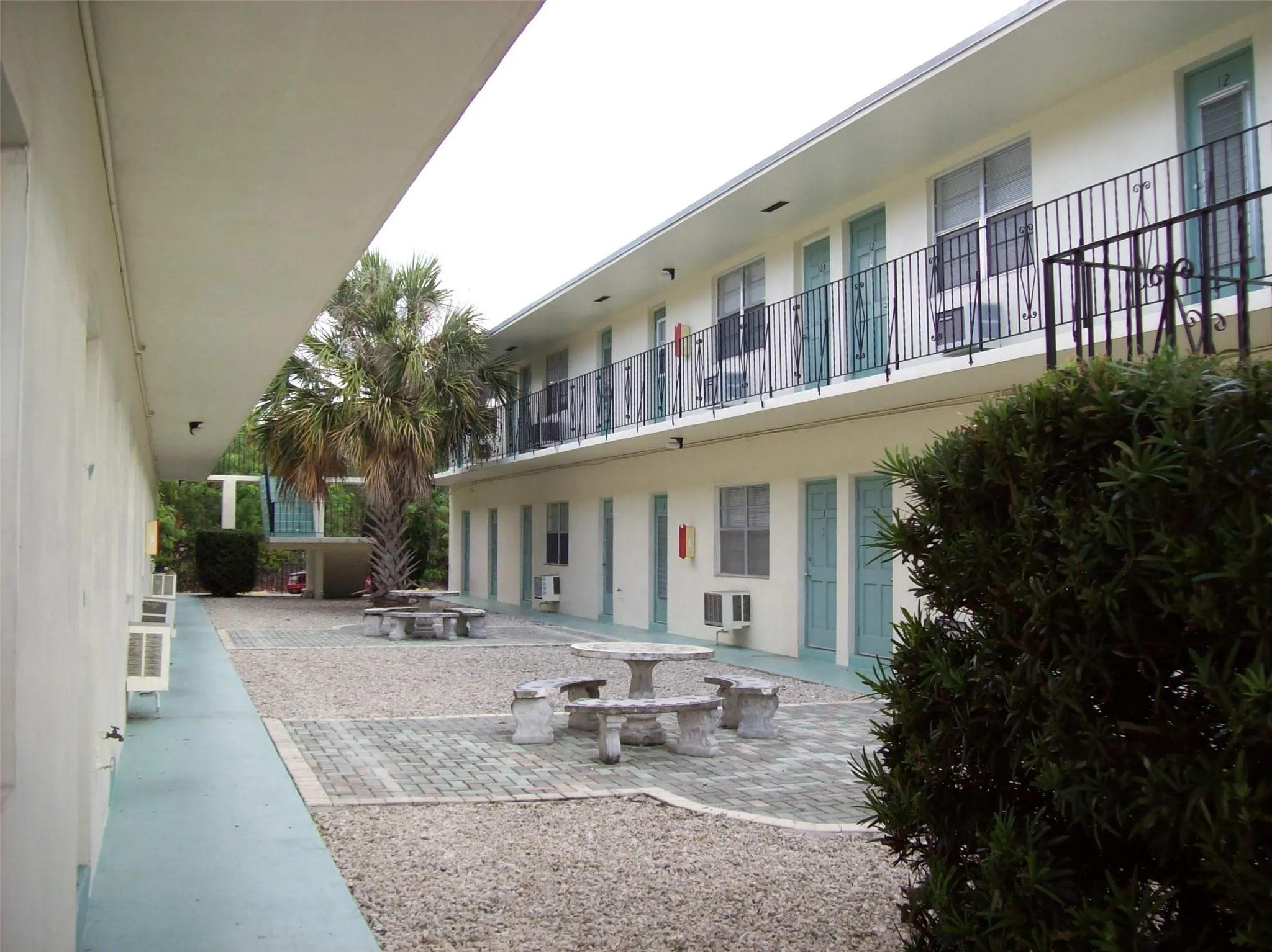 2537 Lincoln Street, #16
