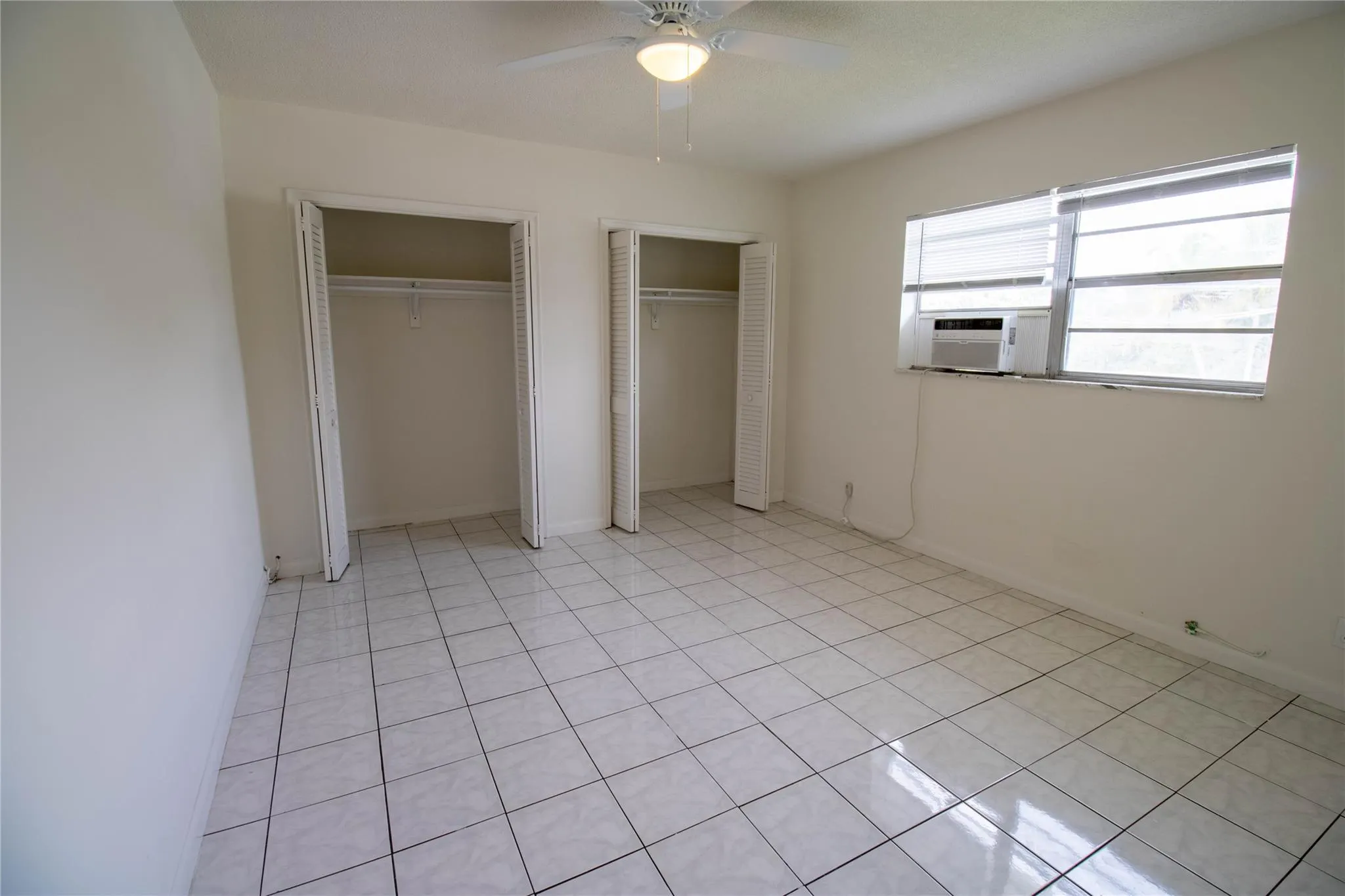 2537 Lincoln Street, #16