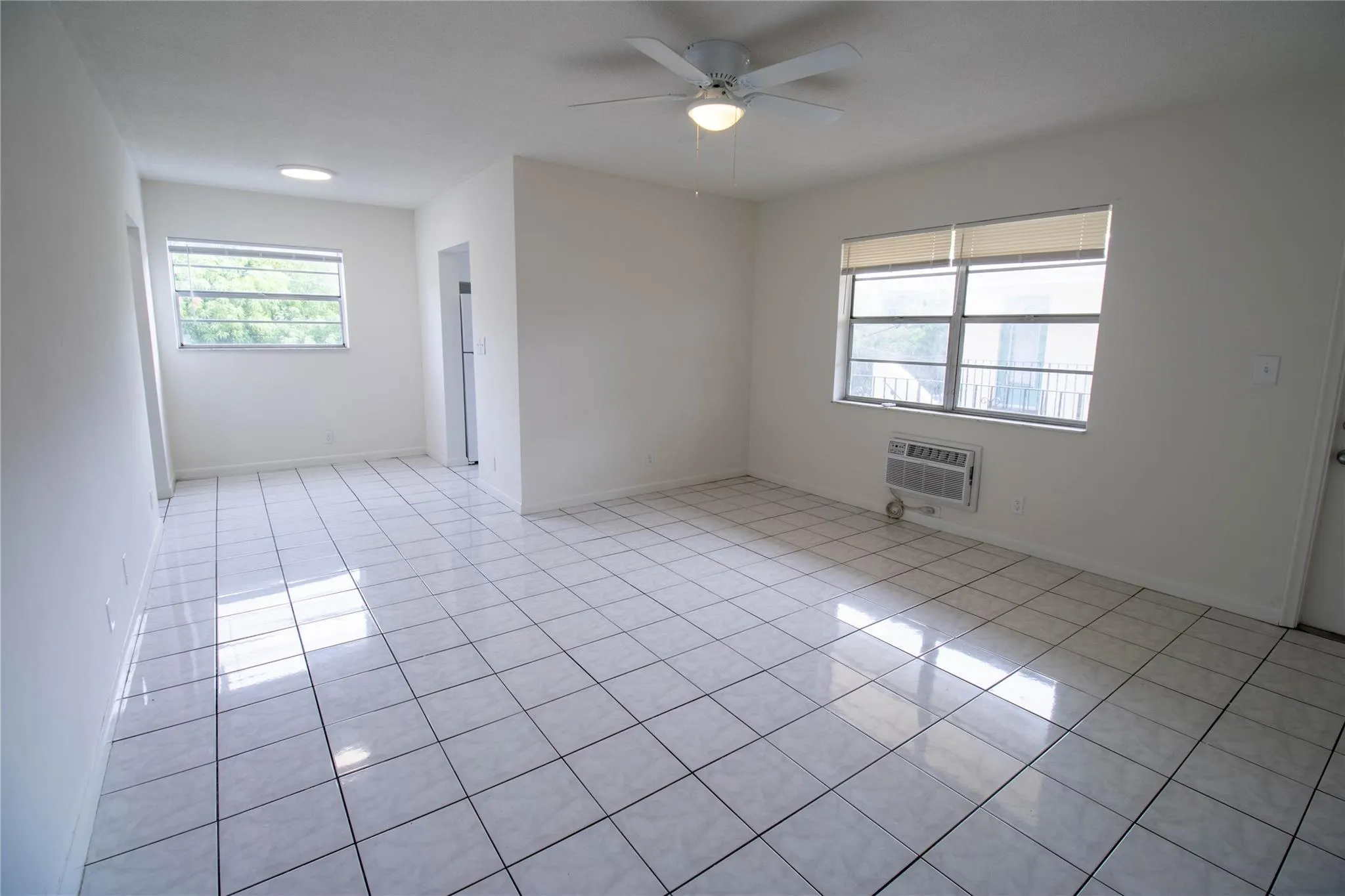 2537 Lincoln Street, #16