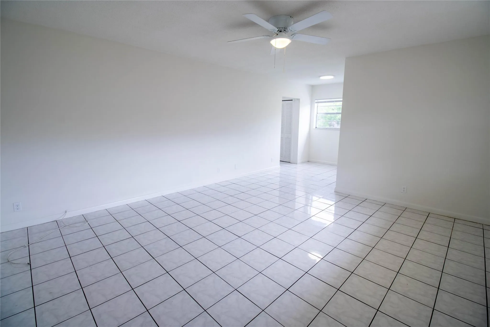 2537 Lincoln Street, #16