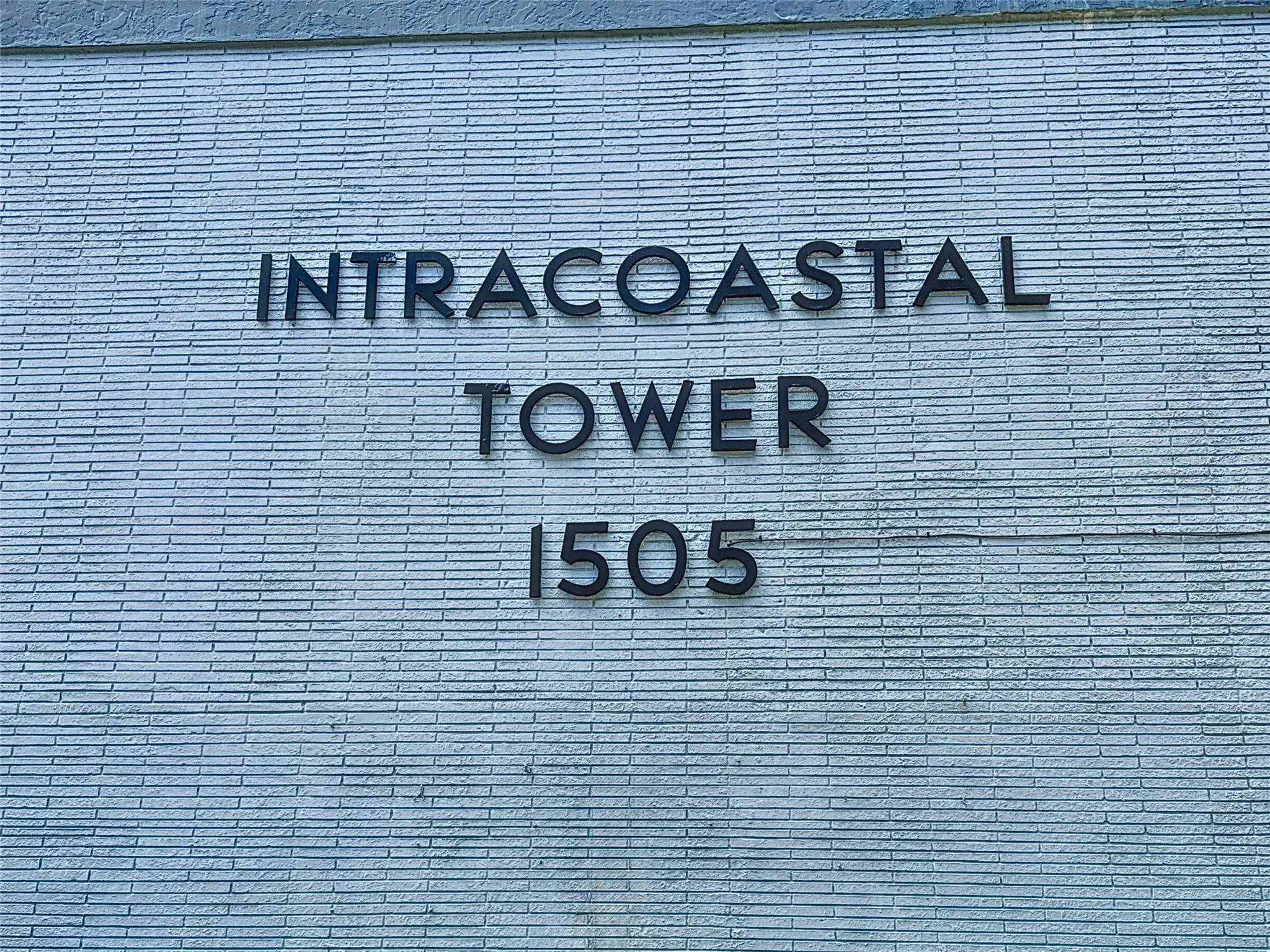 1505 N Riverside Drive, #1106